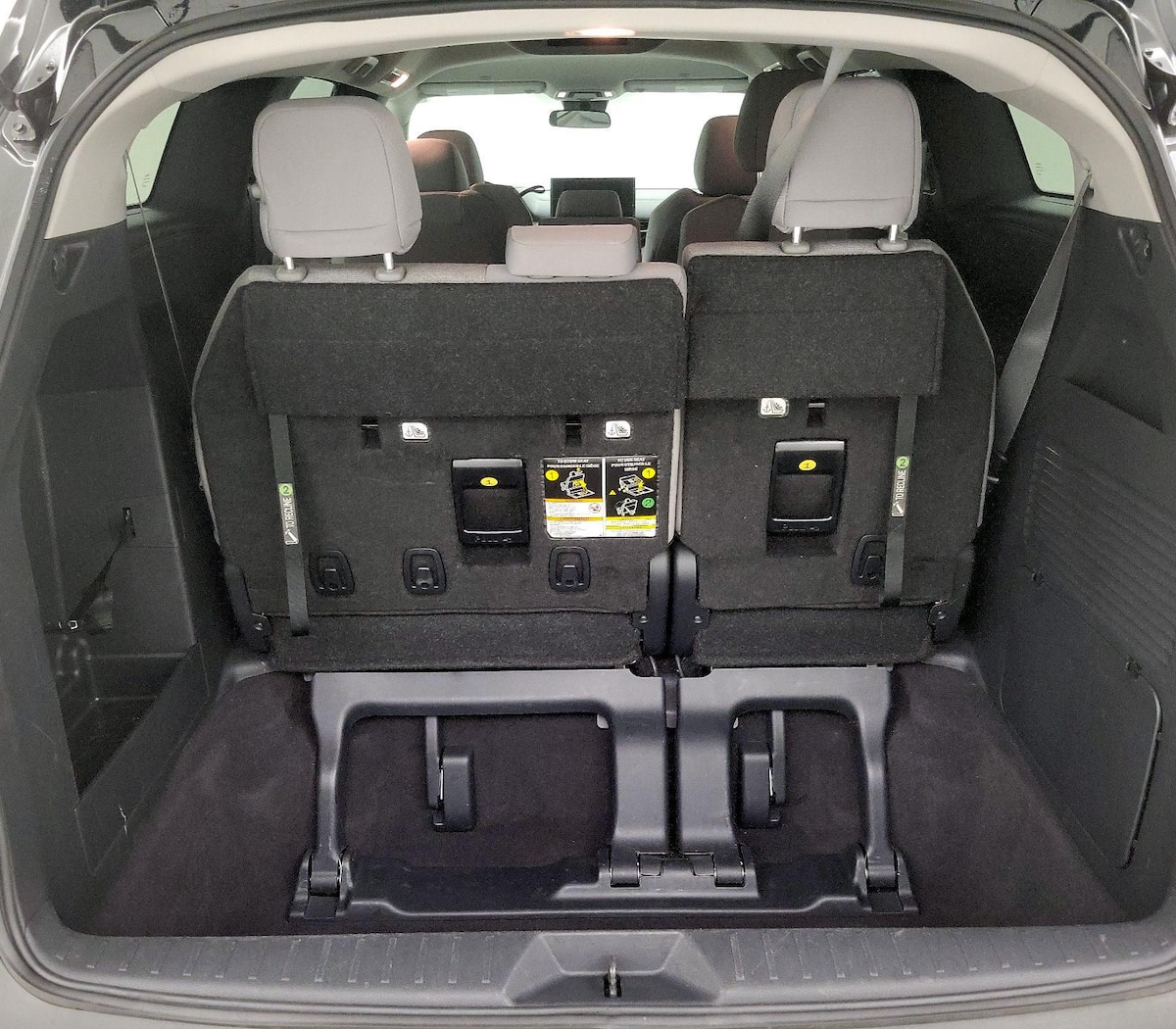 Trunk/Cargo (Seats Up)