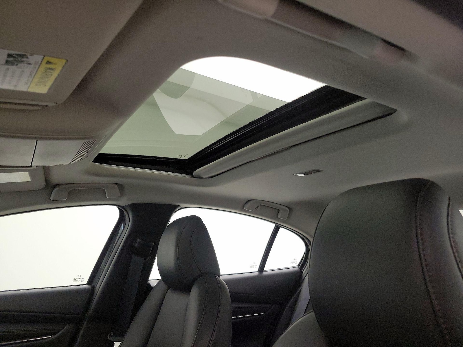 Sunroof(s) & Overhead Airbags