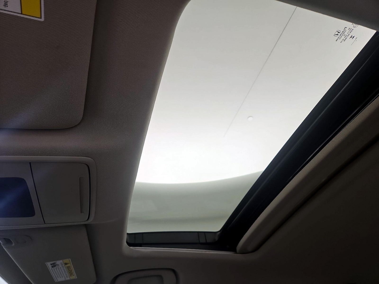 Sunroof(s) & Overhead Airbags