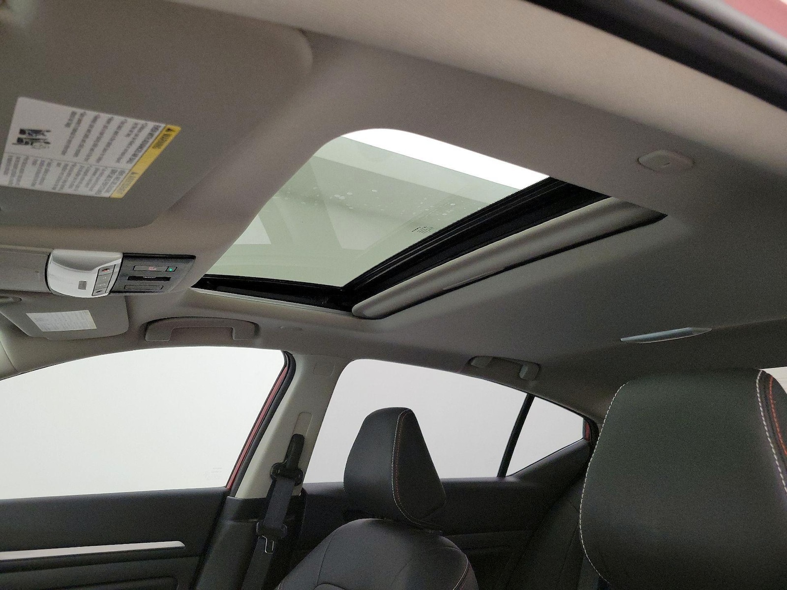 Sunroof(s) & Overhead Airbags