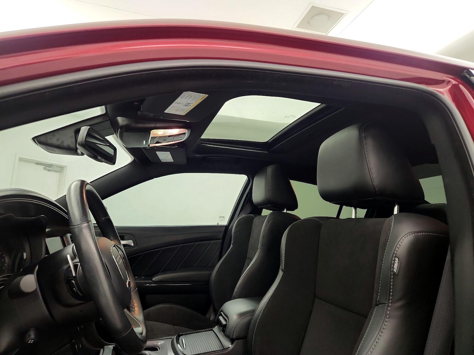 Sunroof(s) & Overhead Airbags