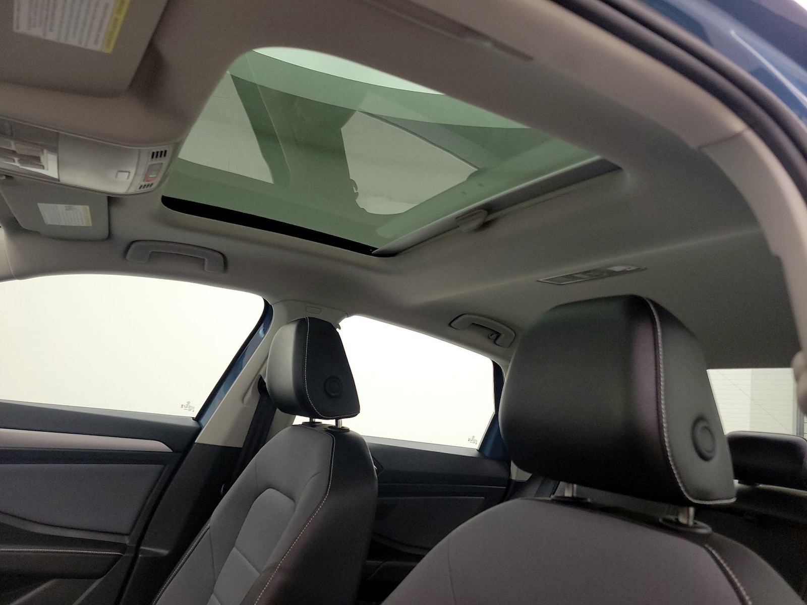 Sunroof(s) & Overhead Airbags