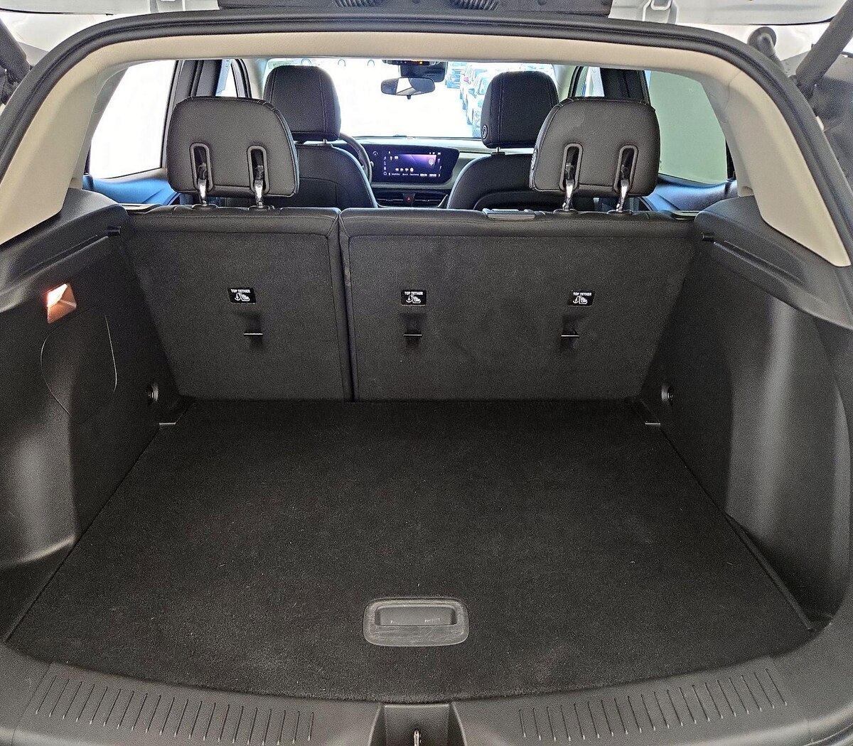 Trunk/Cargo (Seats Up)