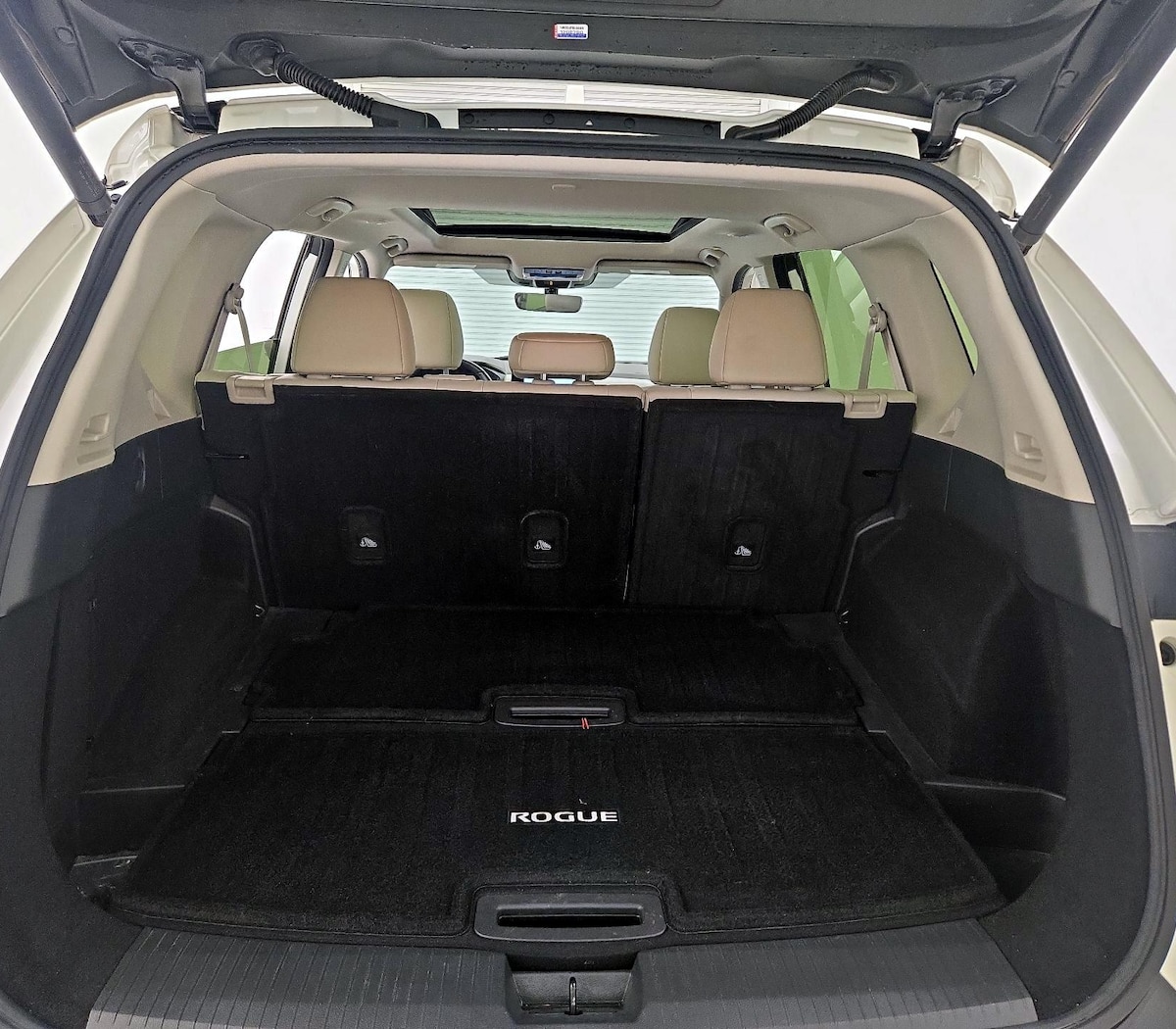 Trunk/Cargo (Seats Up)