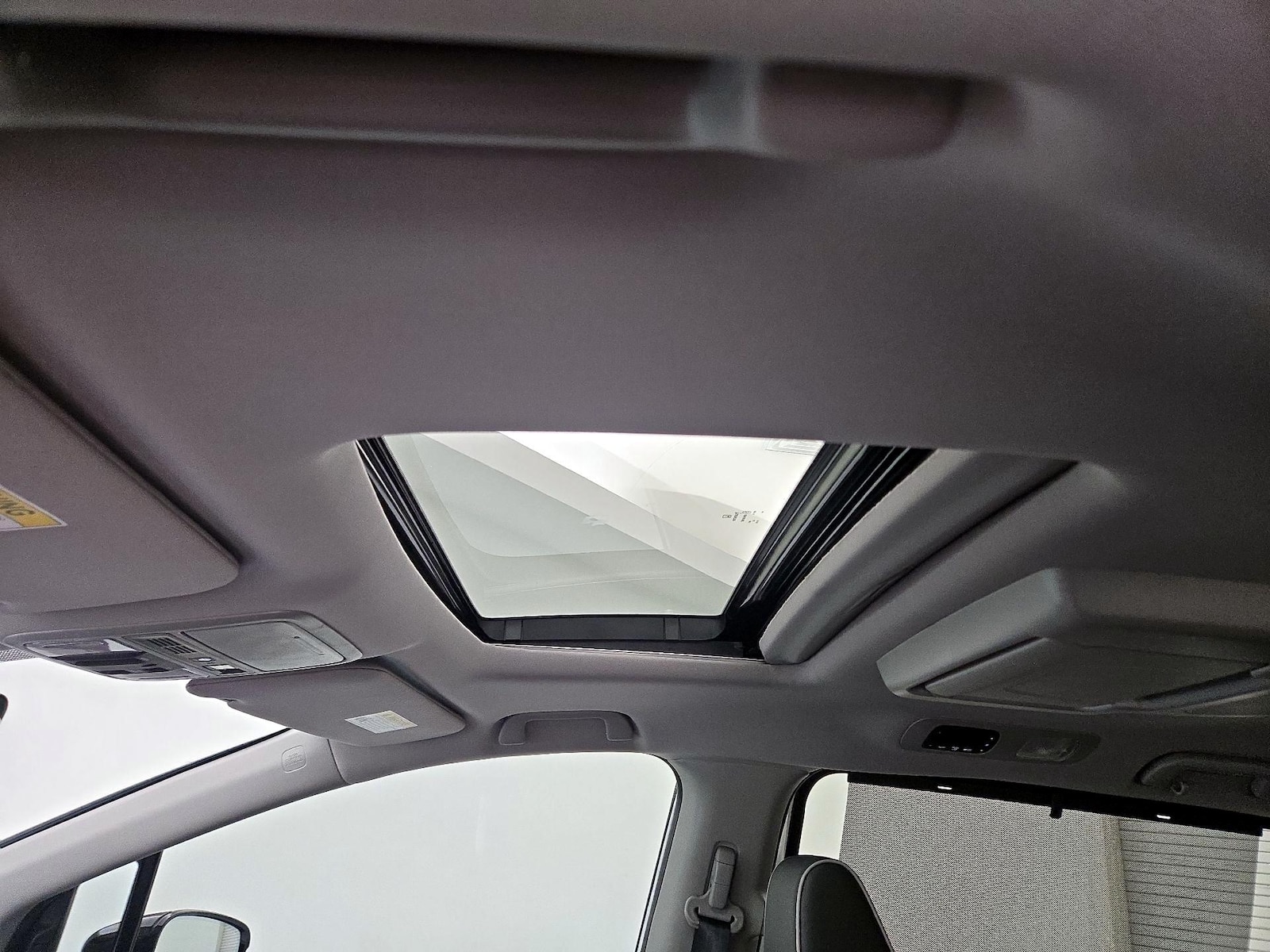 Sunroof(s) & Overhead Airbags