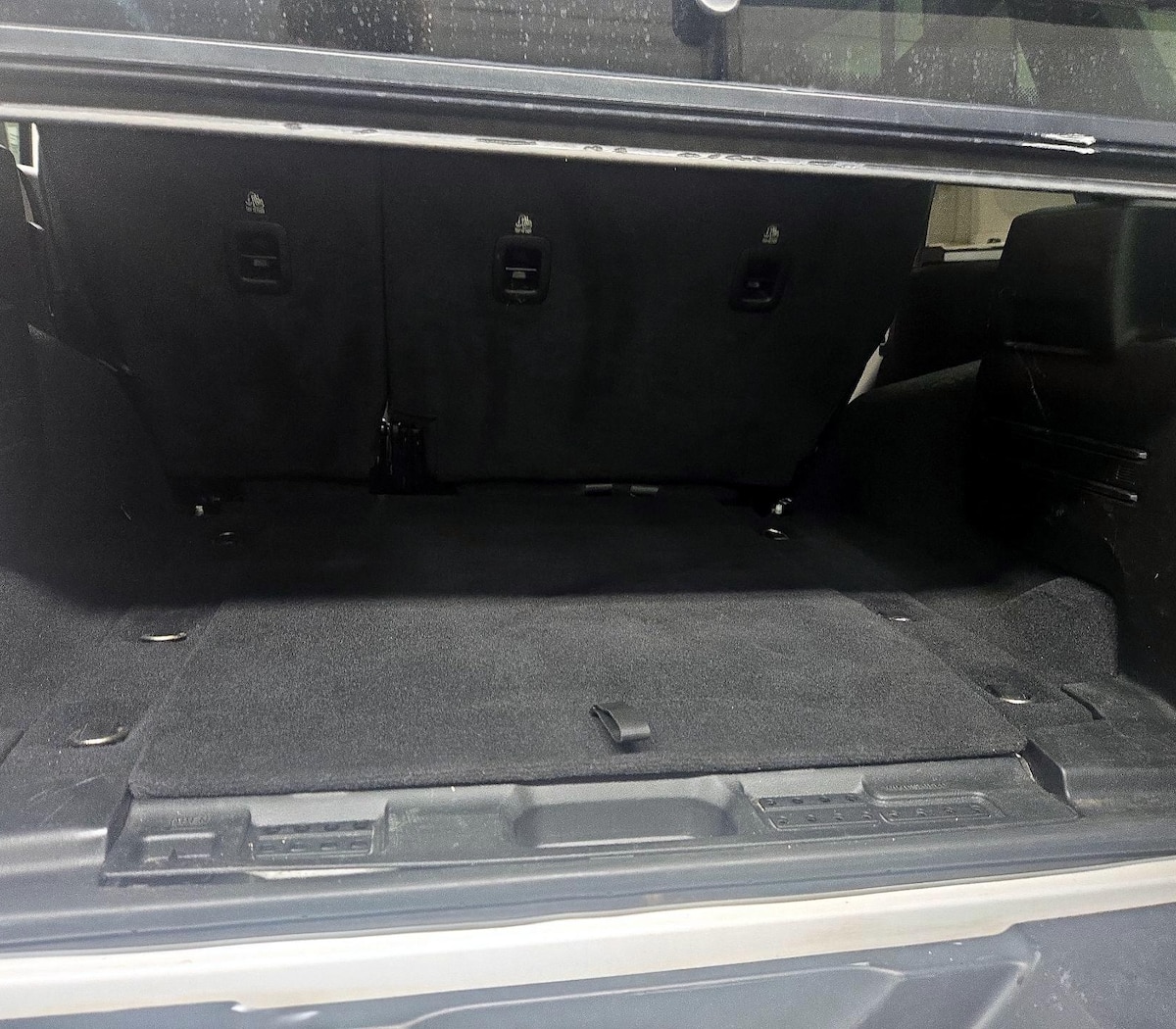 Trunk/Cargo (Seats Up)