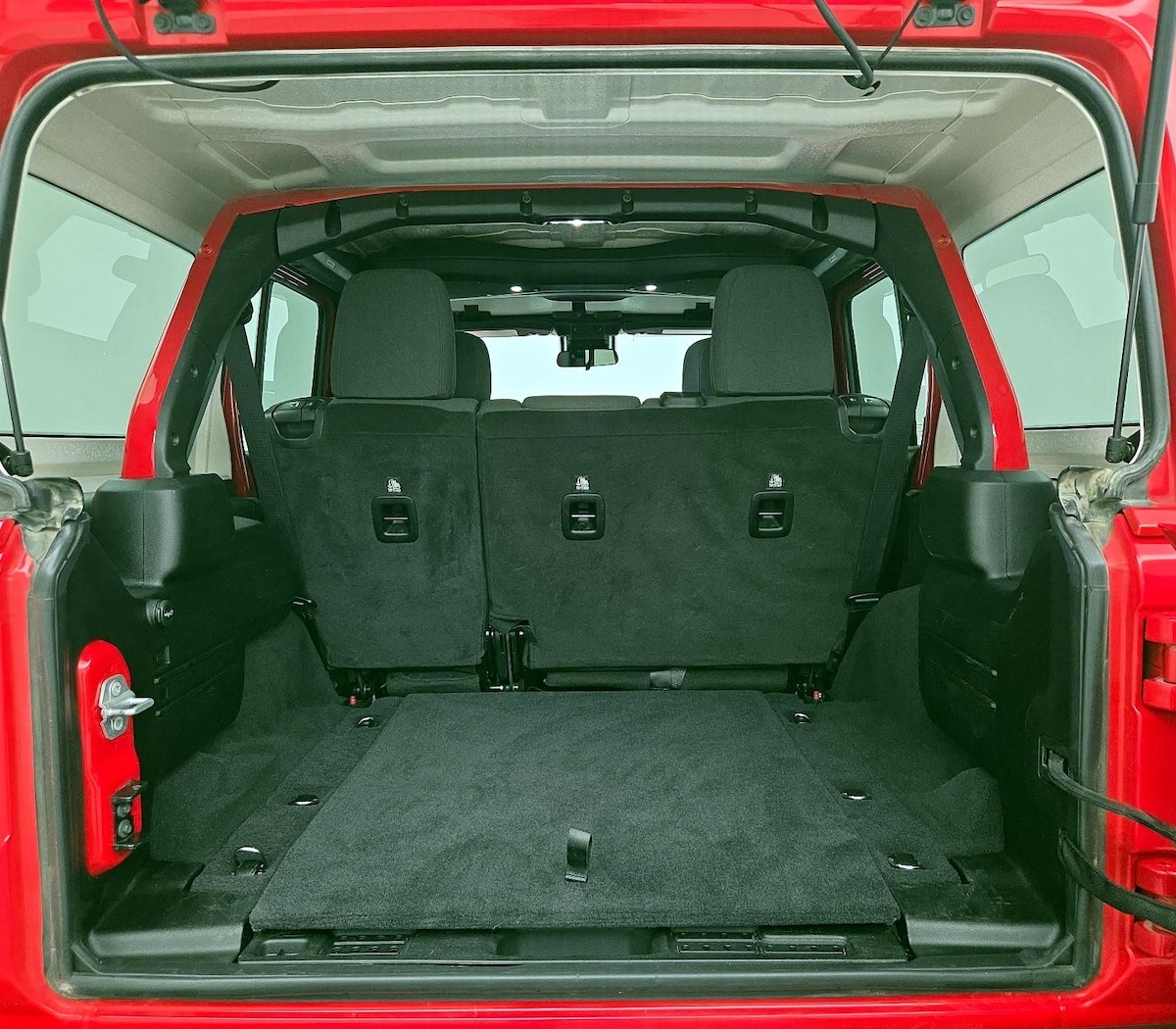 Trunk/Cargo (Seats Up)