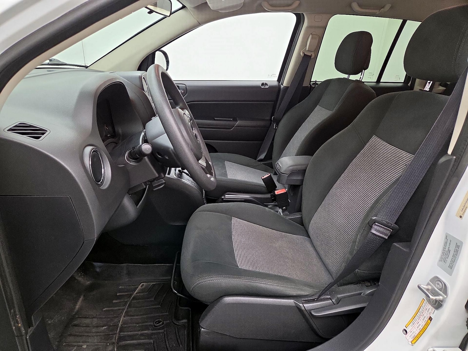 2015 Jeep Compass Sport - Photo 12
