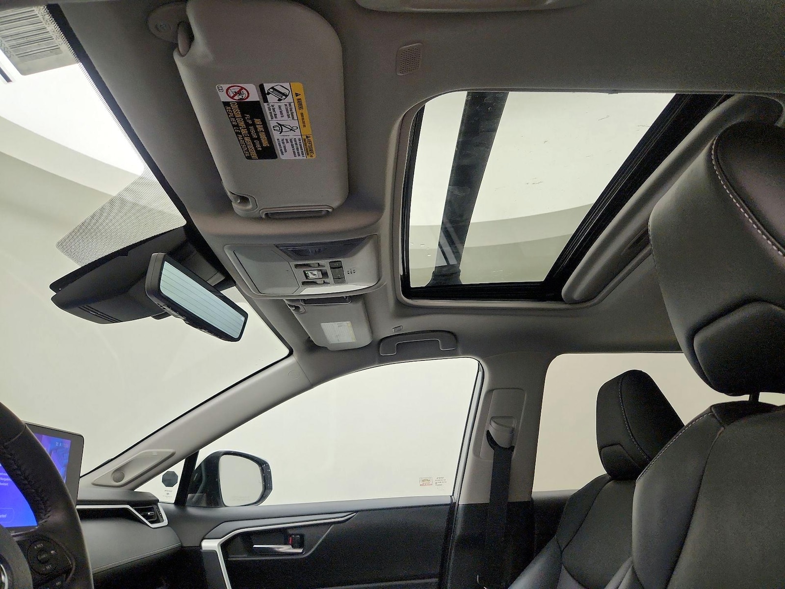 Sunroof(s) & Overhead Airbags