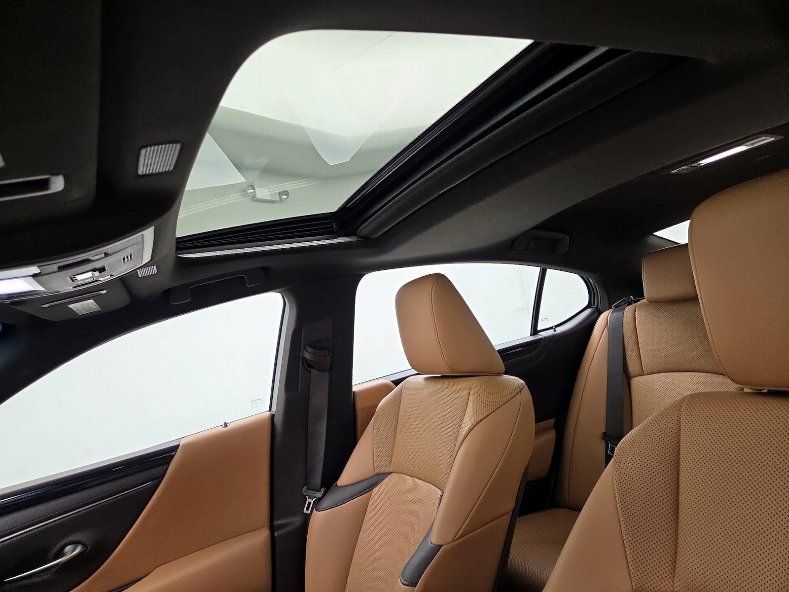 Sunroof(s) & Overhead Airbags
