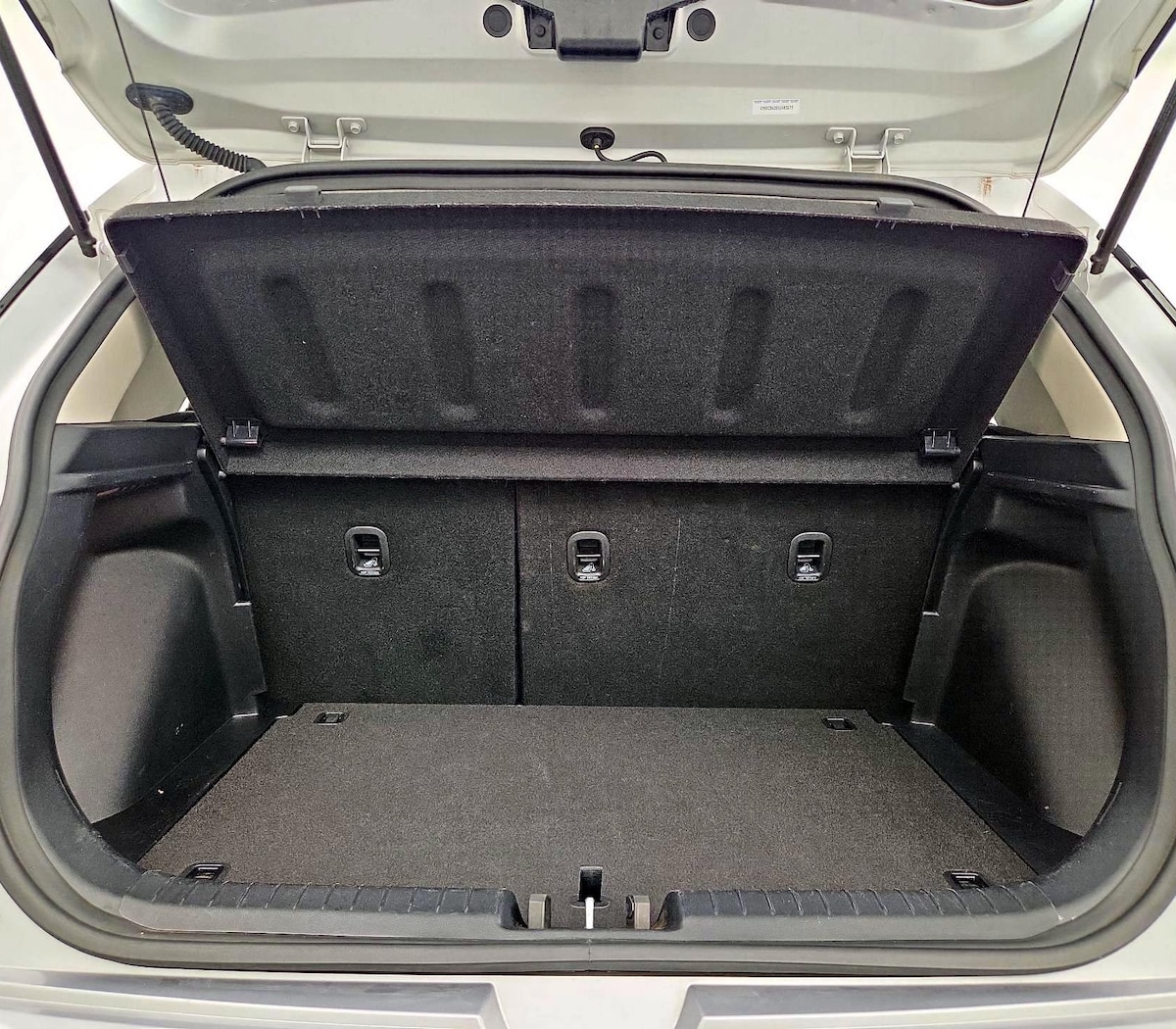 Trunk/Cargo (Seats Up)