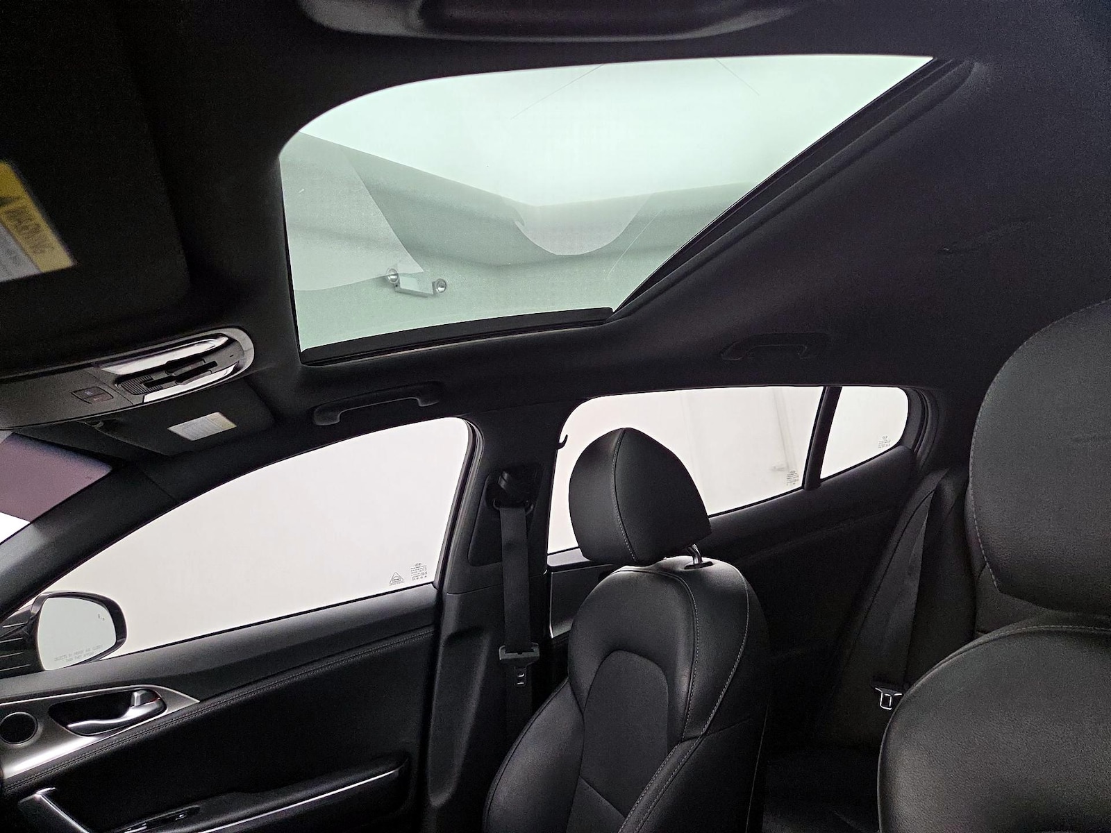 Sunroof(s) & Overhead Airbags