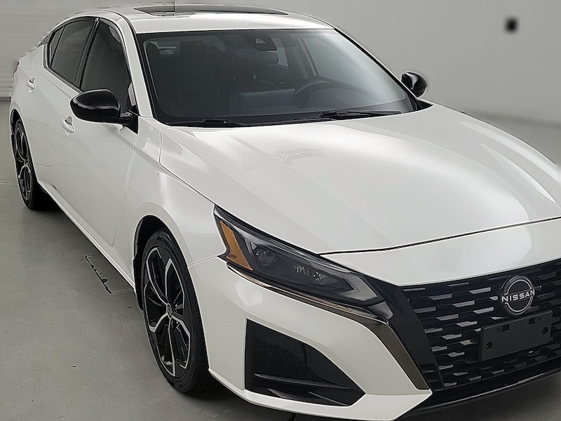 2023 Nissan Altima SR