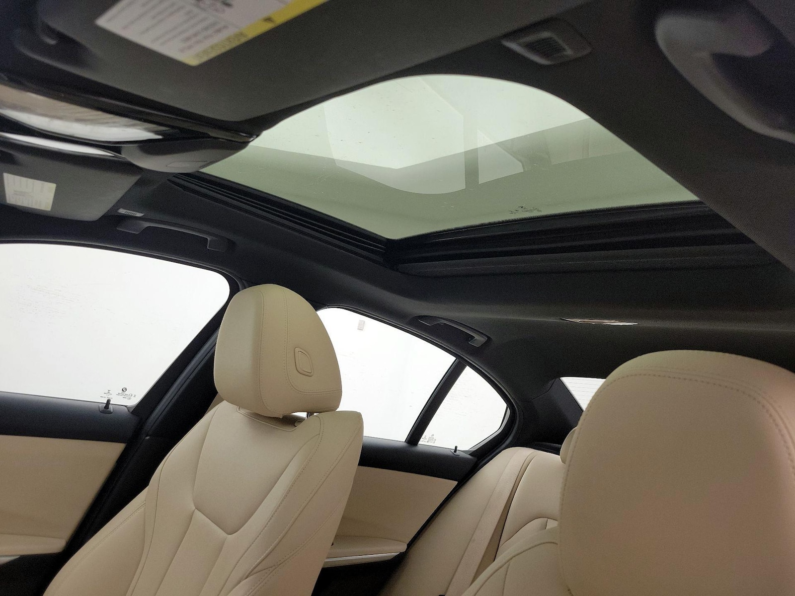 Sunroof(s) & Overhead Airbags
