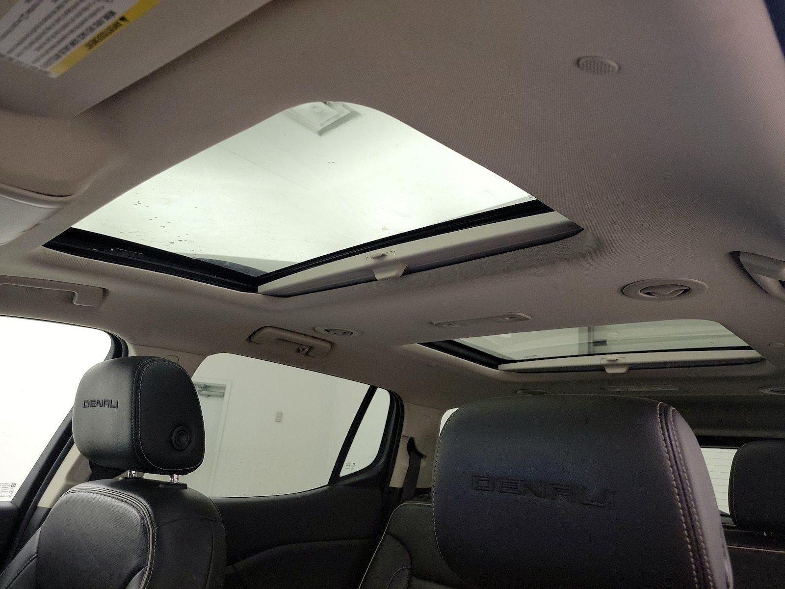 Sunroof(s) & Overhead Airbags