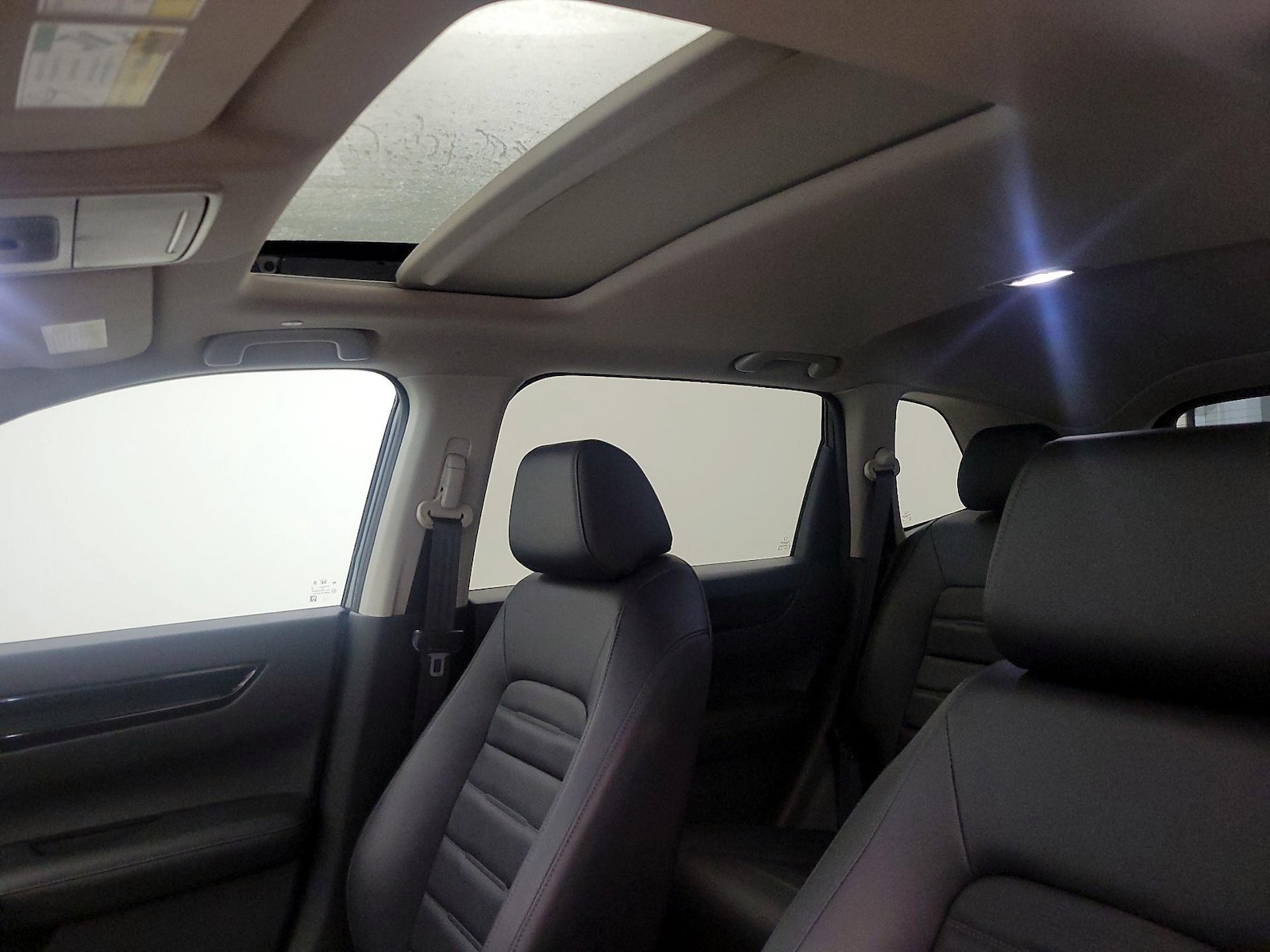 Sunroof(s) & Overhead Airbags