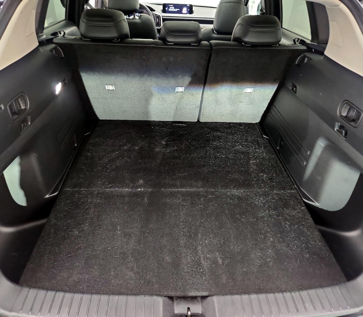 Trunk/Cargo (Seats Up)