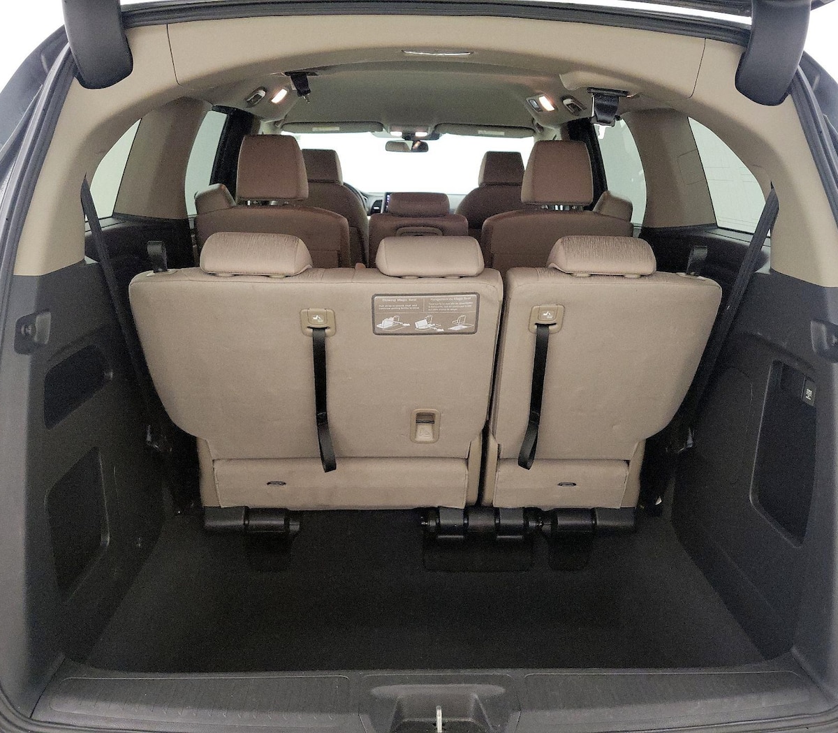 Trunk/Cargo (Seats Up)