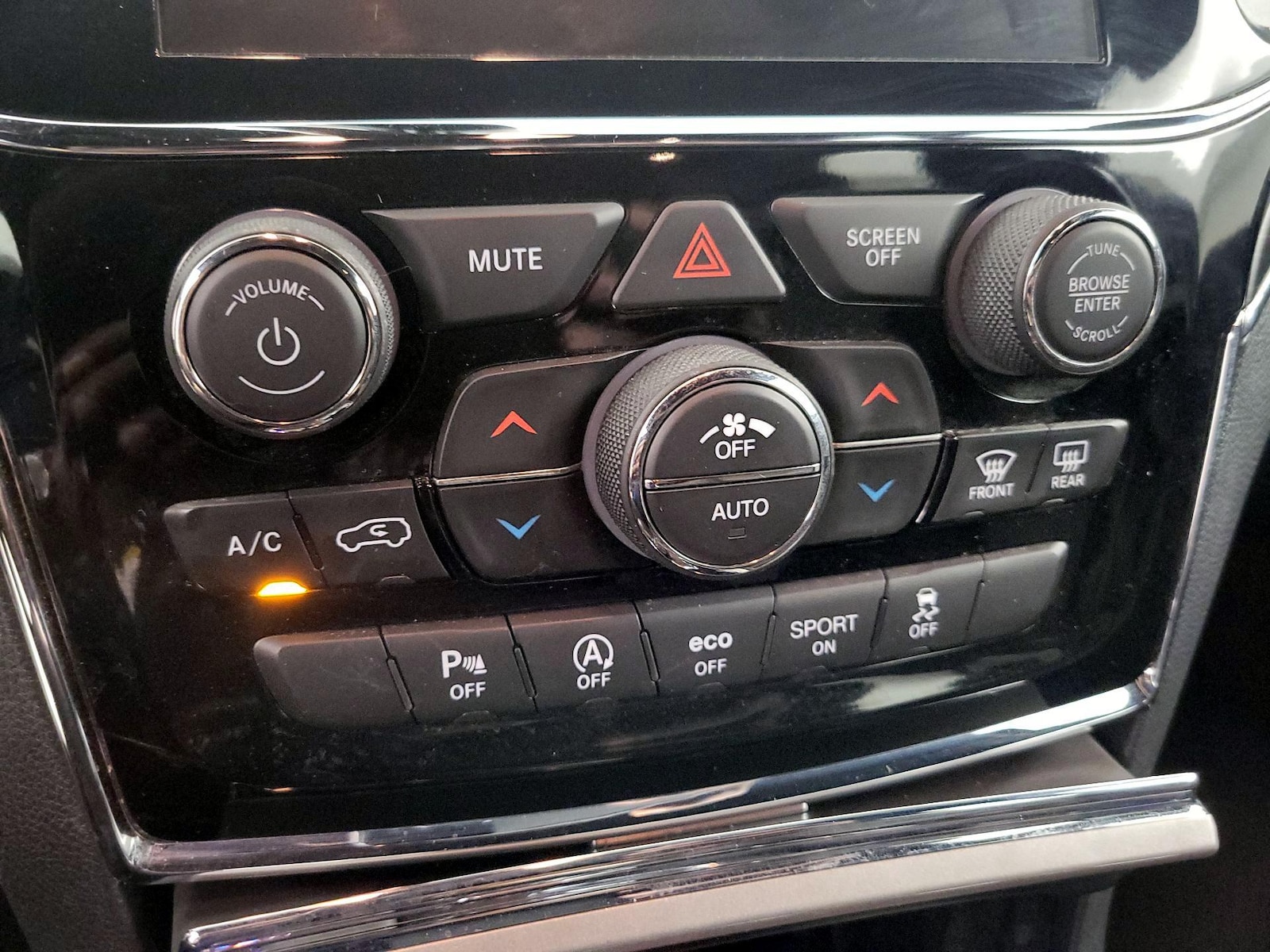 2020 Jeep Grand Cherokee Limited - Photo 17