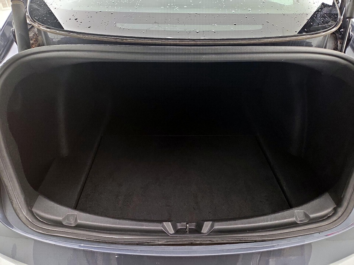 Trunk/Cargo (Seats Up)