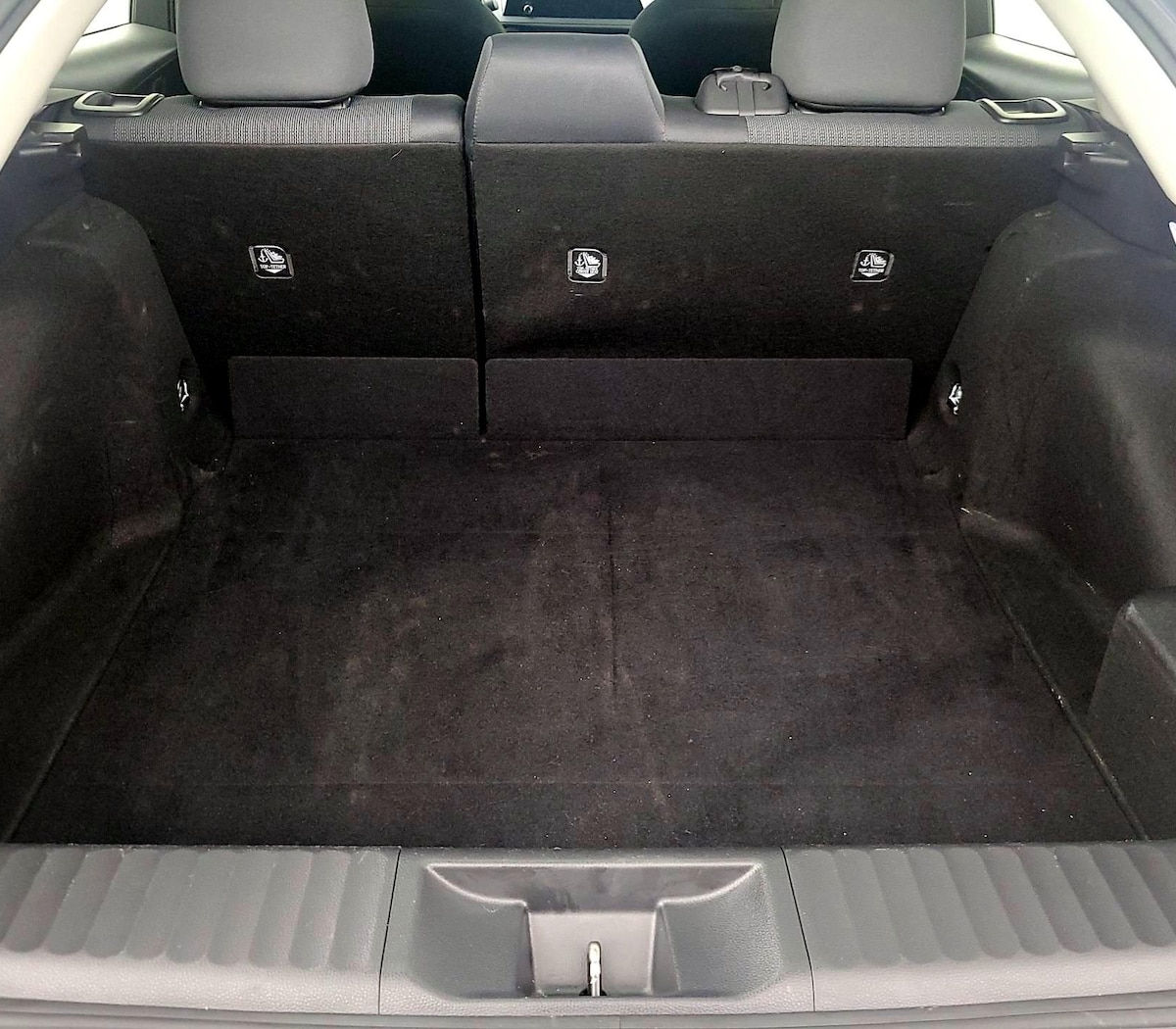 Trunk/Cargo (Seats Up)