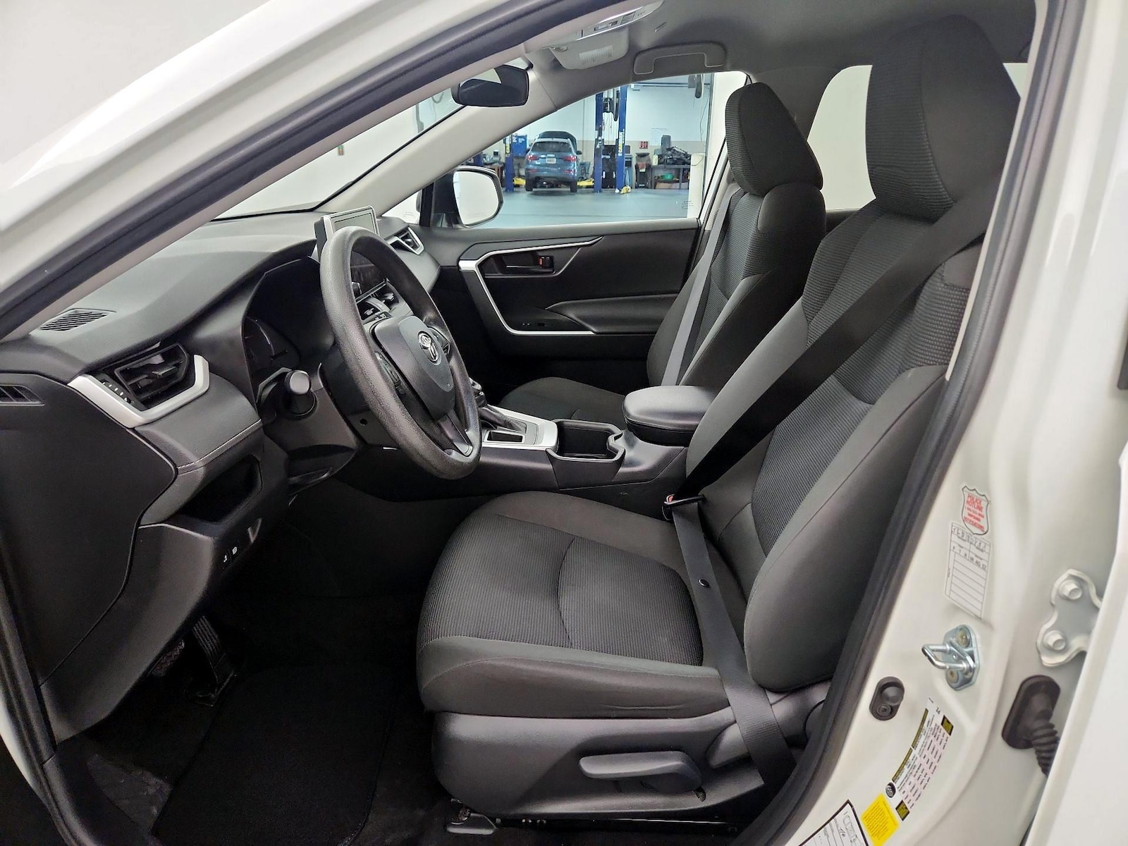 2025 Toyota RAV4 LE - Photo 12