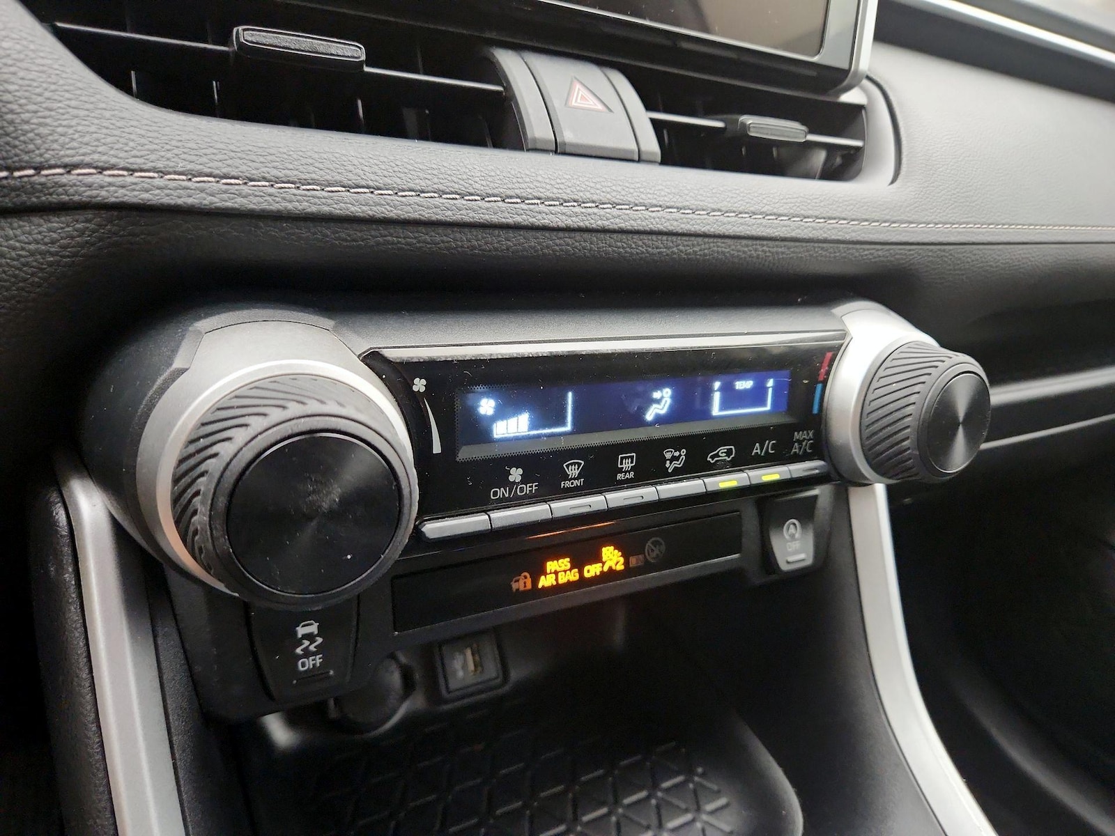 2025 Toyota RAV4 LE - Photo 17