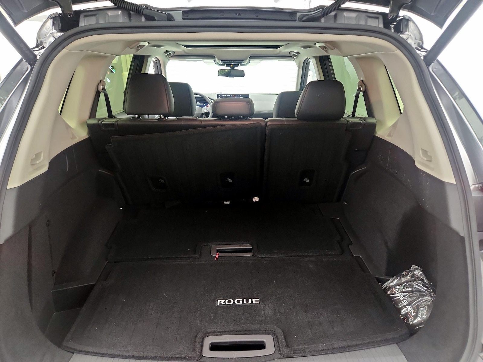 2025 Nissan Rogue SL - Photo 22