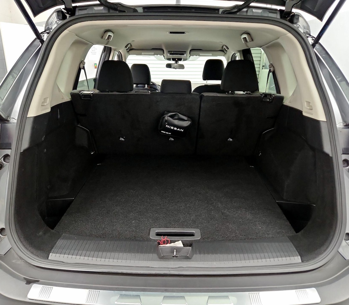 Trunk/Cargo (Seats Up)