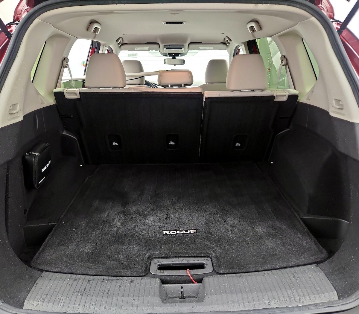 Trunk/Cargo (Seats Up)