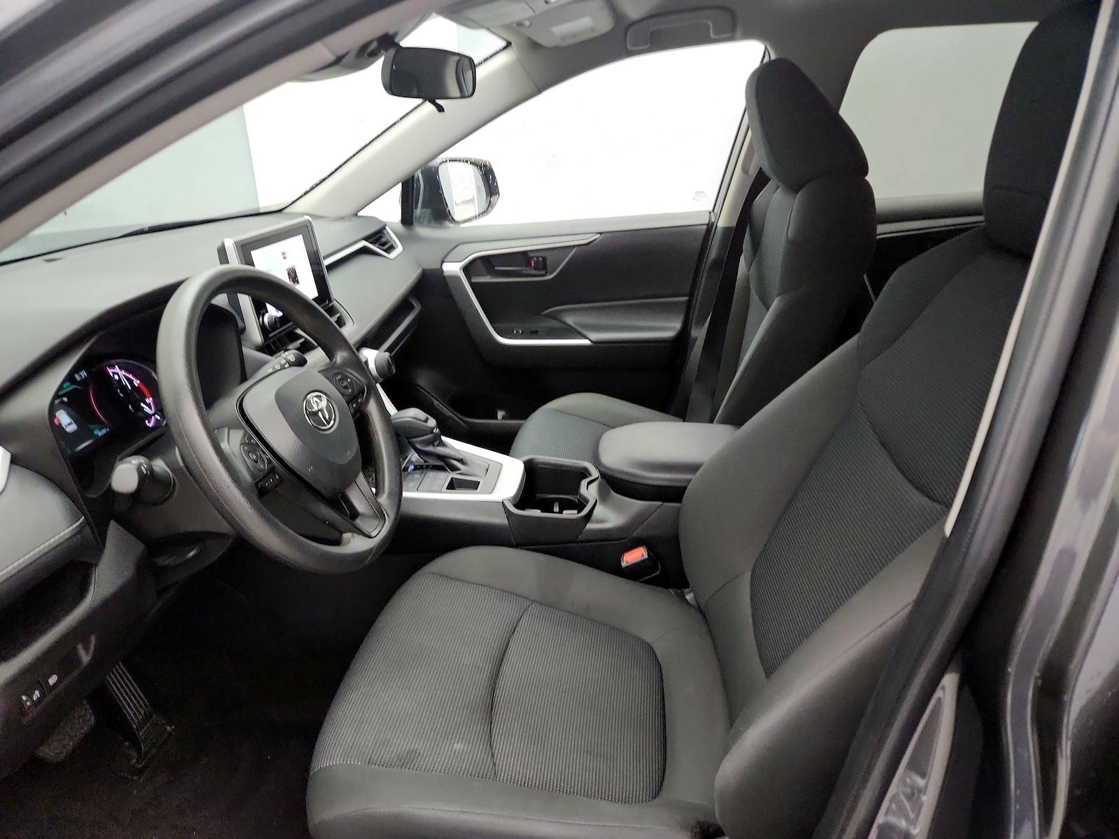2025 Toyota RAV4 LE - Photo 12