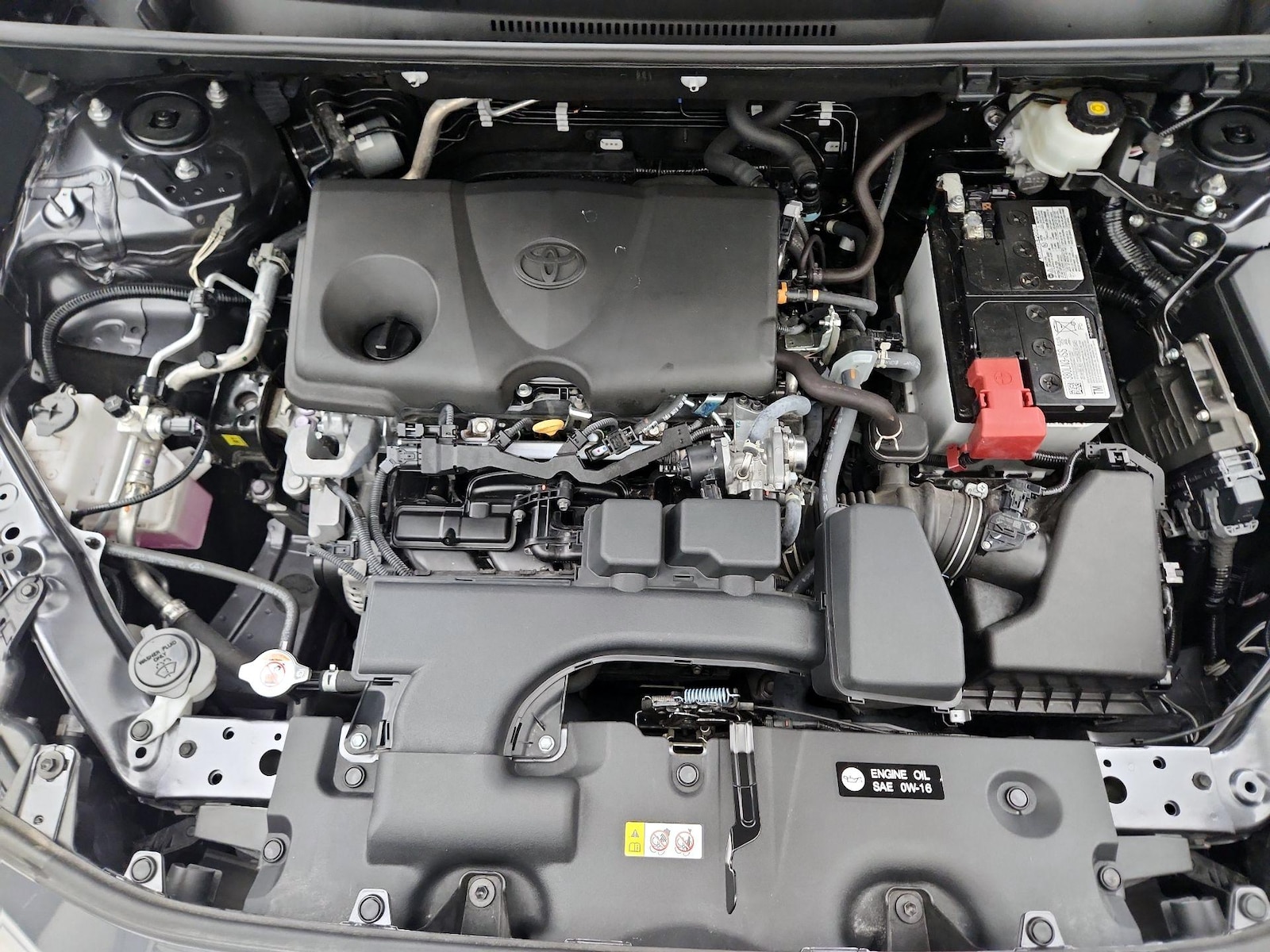 2025 Toyota RAV4 LE - Photo 22