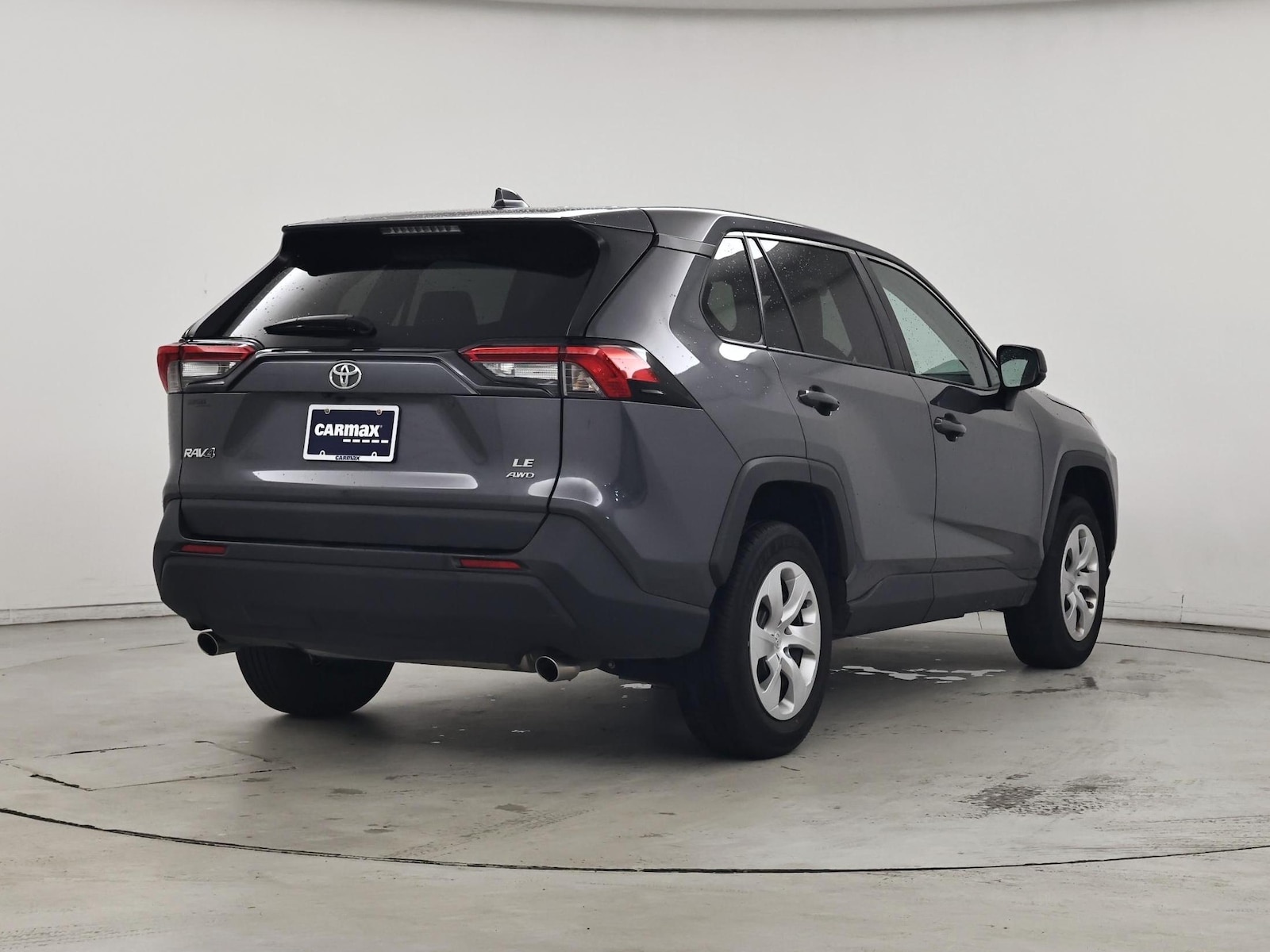 2025 Toyota RAV4 LE - Photo 9