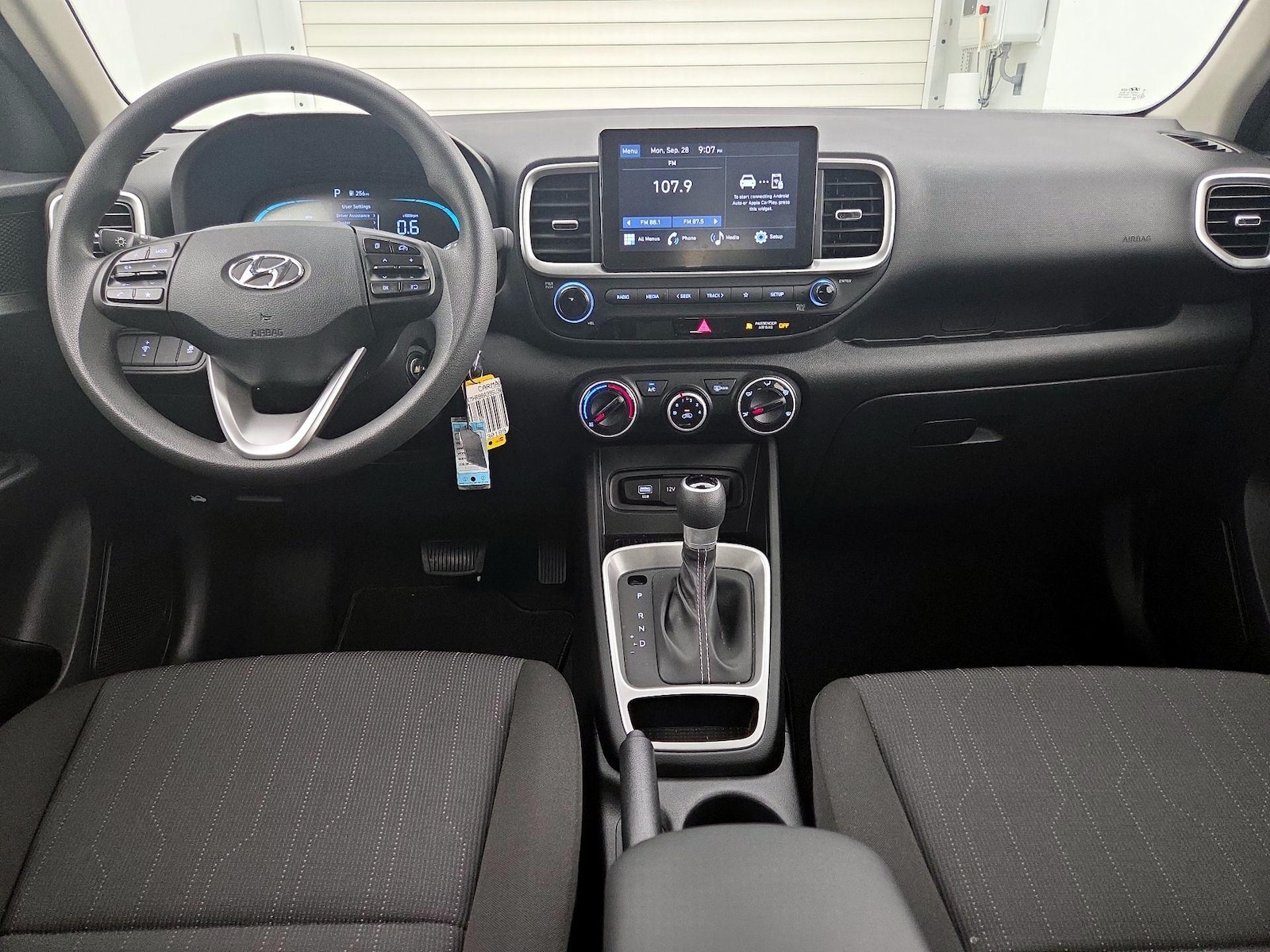 Apple CarPlay® & Android Auto™