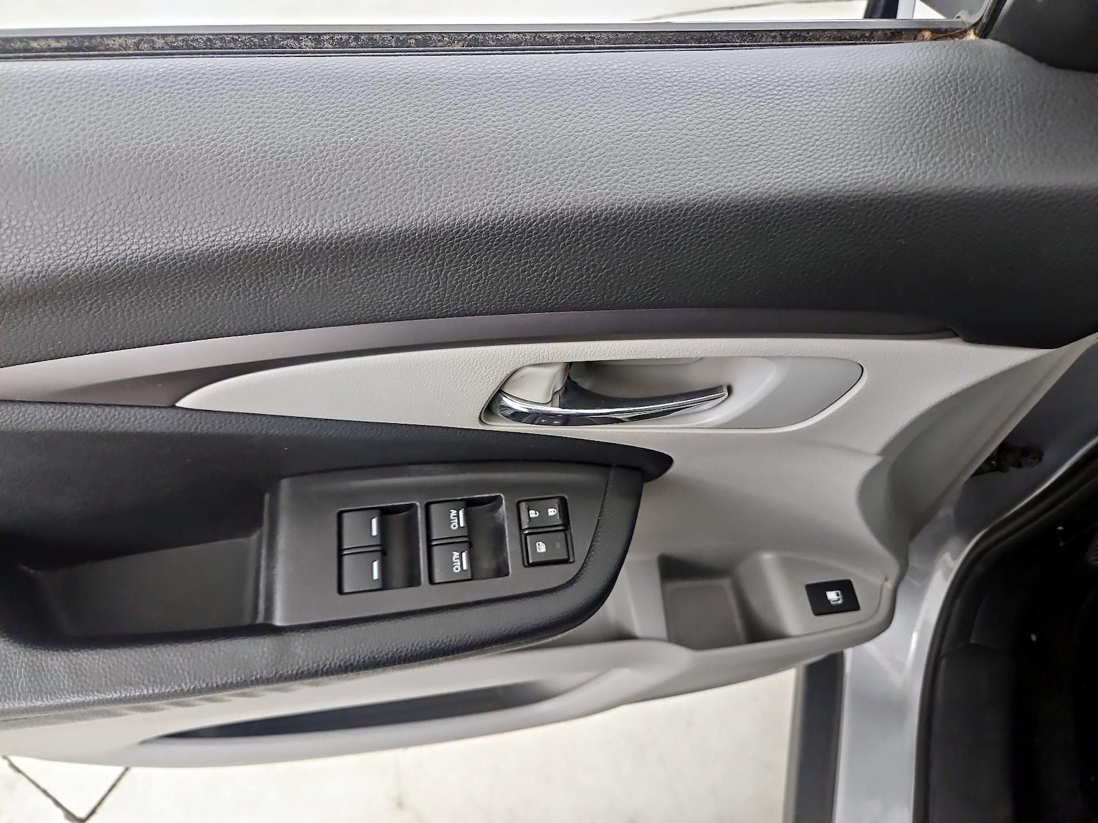 2018 Honda Pilot LX - Photo 13