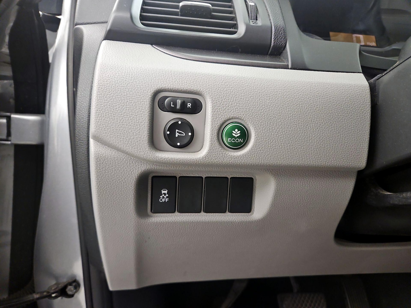 2018 Honda Pilot LX - Photo 14