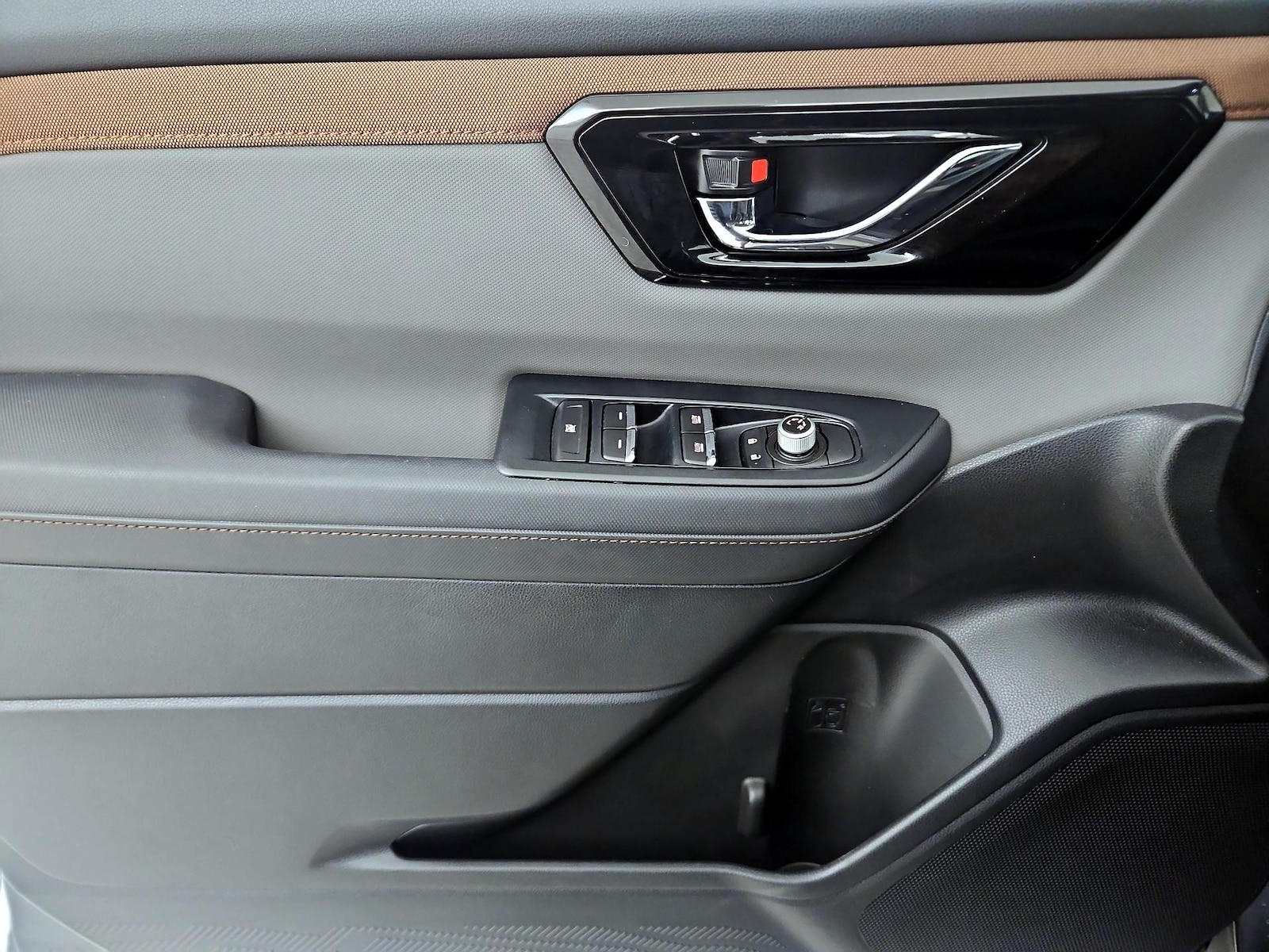 2025 Subaru Forester Sport - Photo 13