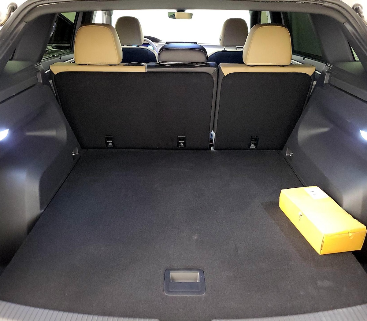 Trunk/Cargo (Seats Up)
