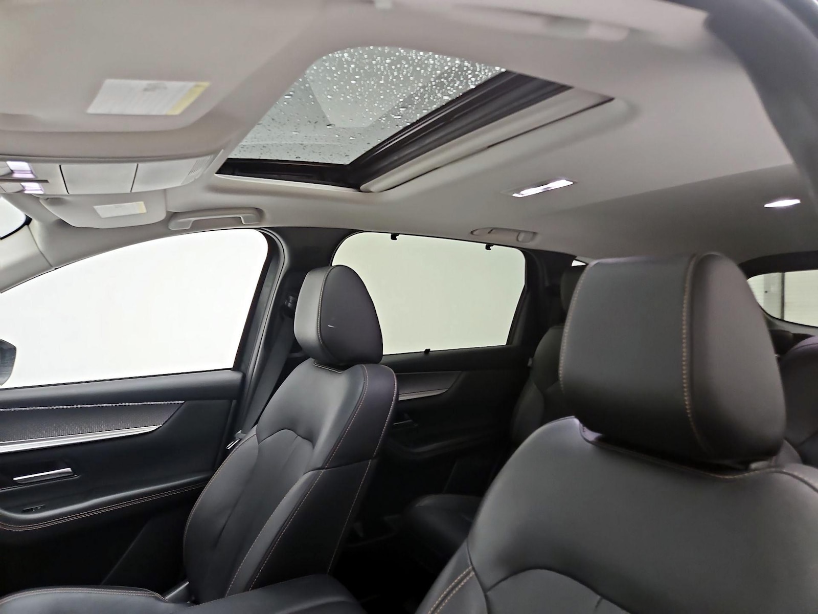 Sunroof(s) & Overhead Airbags