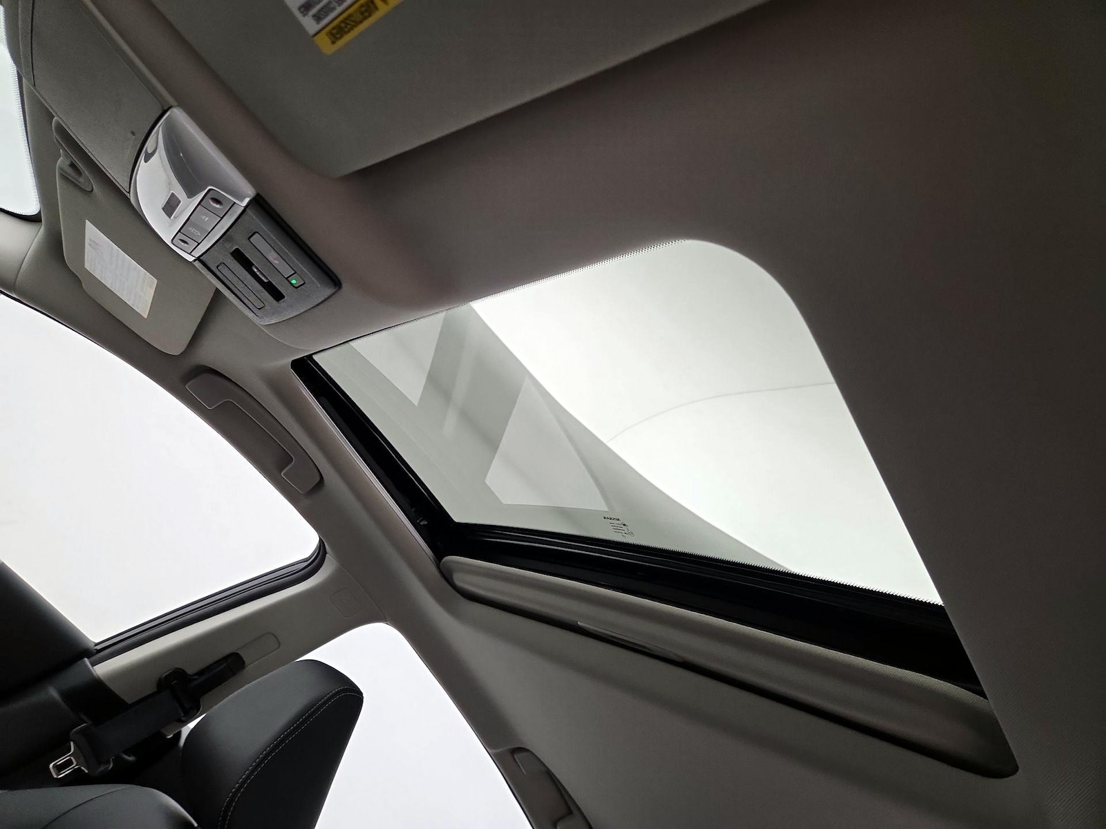 Sunroof(s) & Overhead Airbags