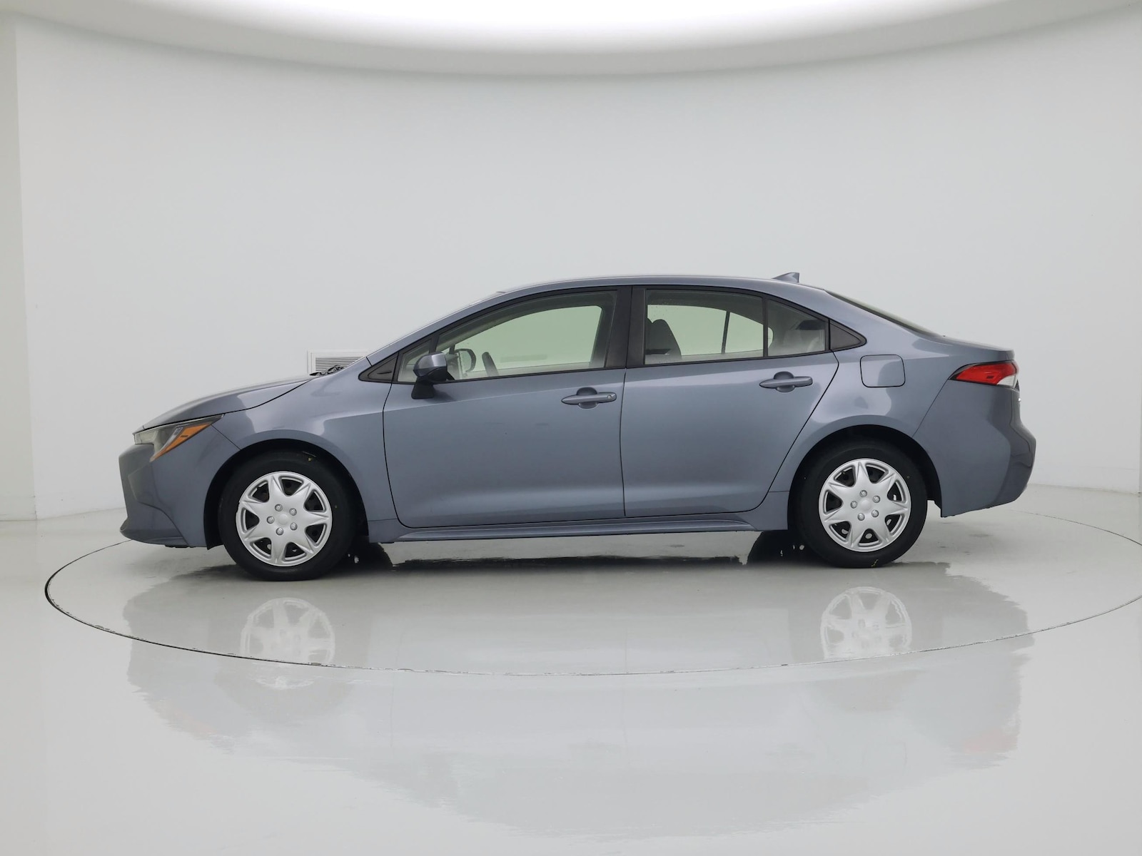 2021 Toyota Corolla LE - Photo 4