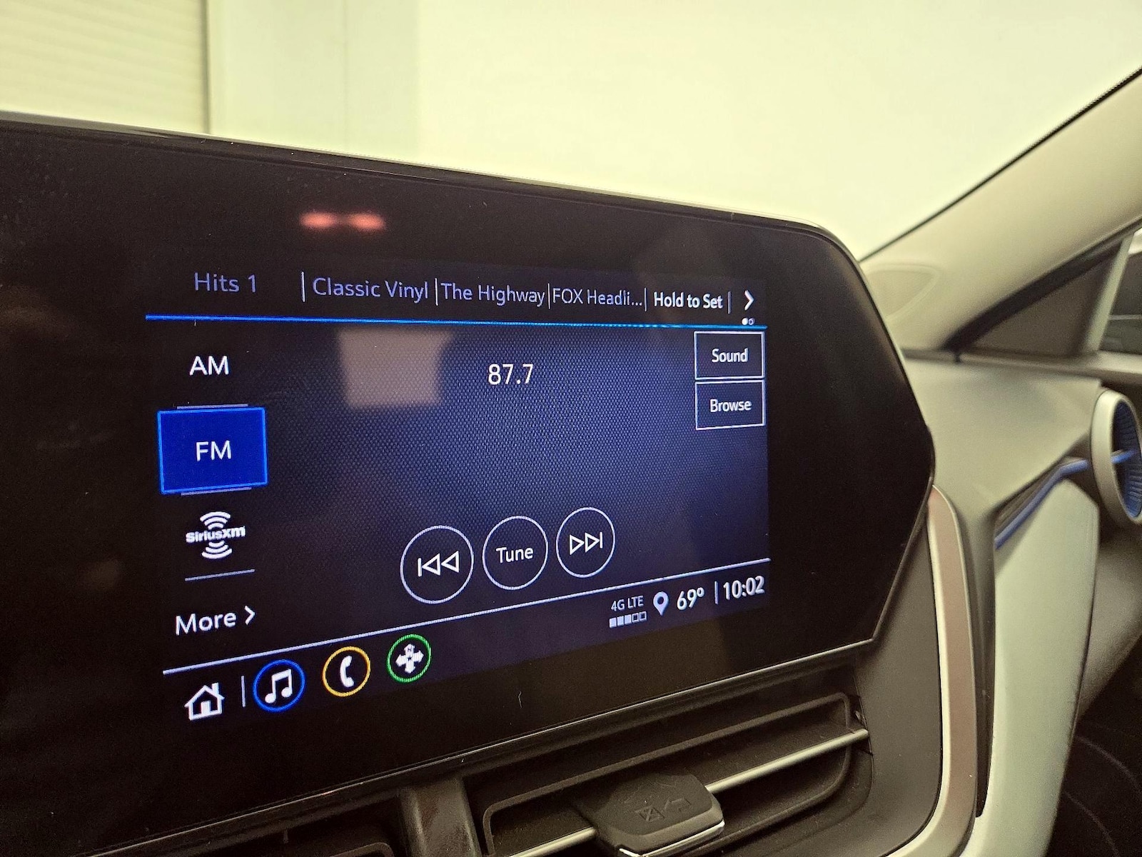 2025 Chevrolet Trax LS - Photo 16