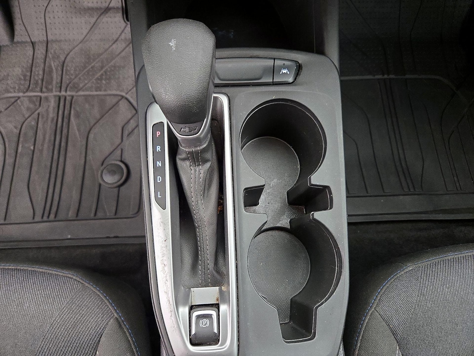 2025 Chevrolet Trax LS - Photo 18