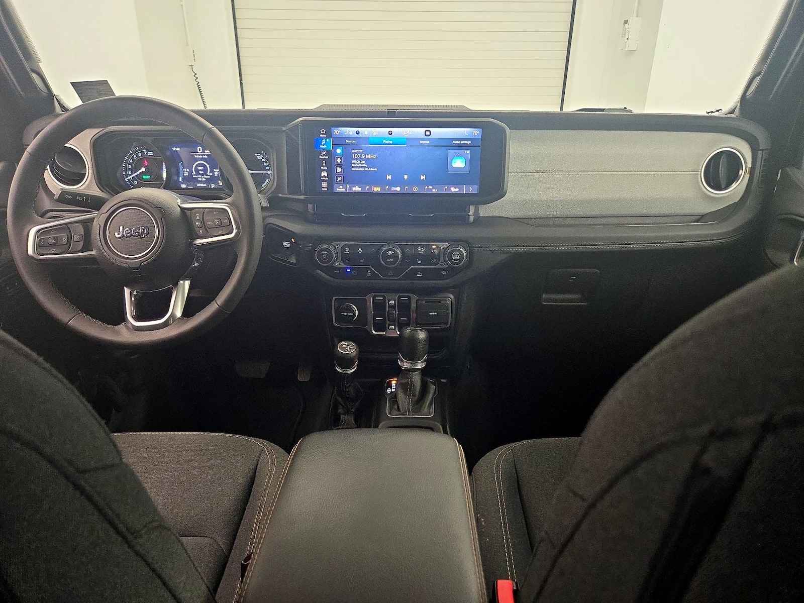 2025 Jeep Wrangler 4xe Sahara 4XE - Photo 10