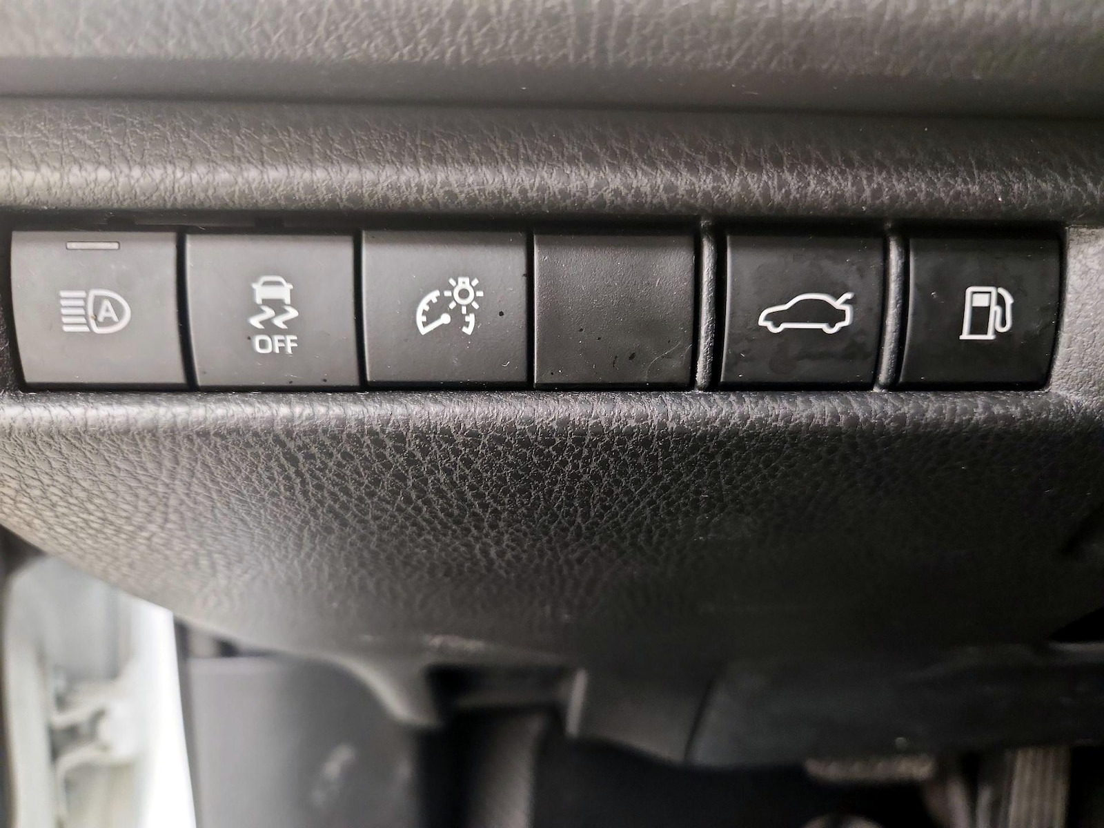 2025 Toyota Camry XLE - Photo 14