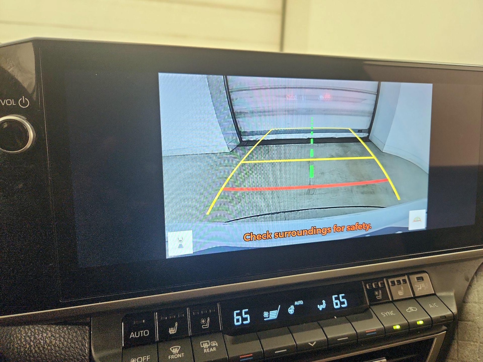 2025 Toyota Camry XLE - Photo 15