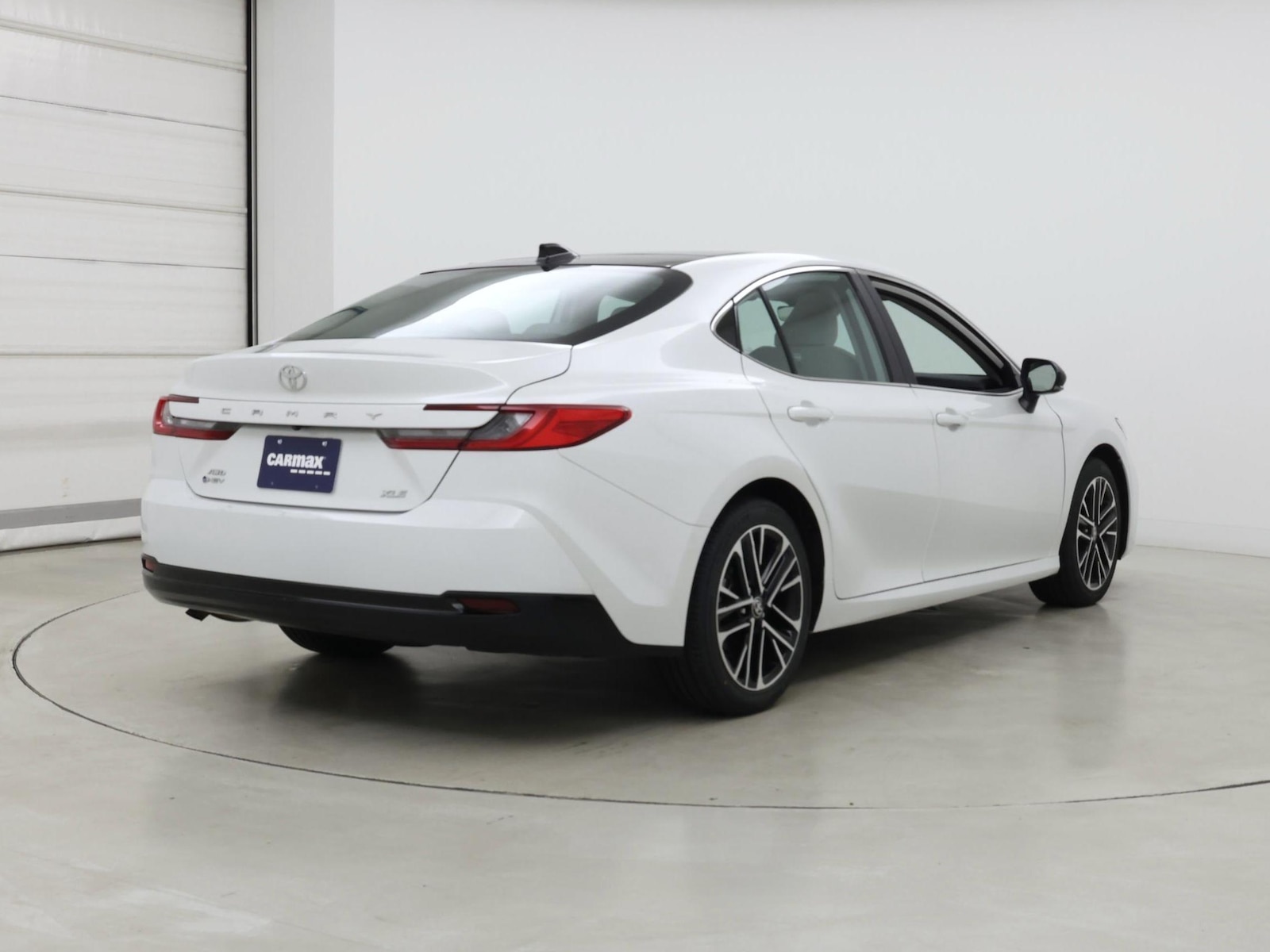2025 Toyota Camry XLE - Photo 9