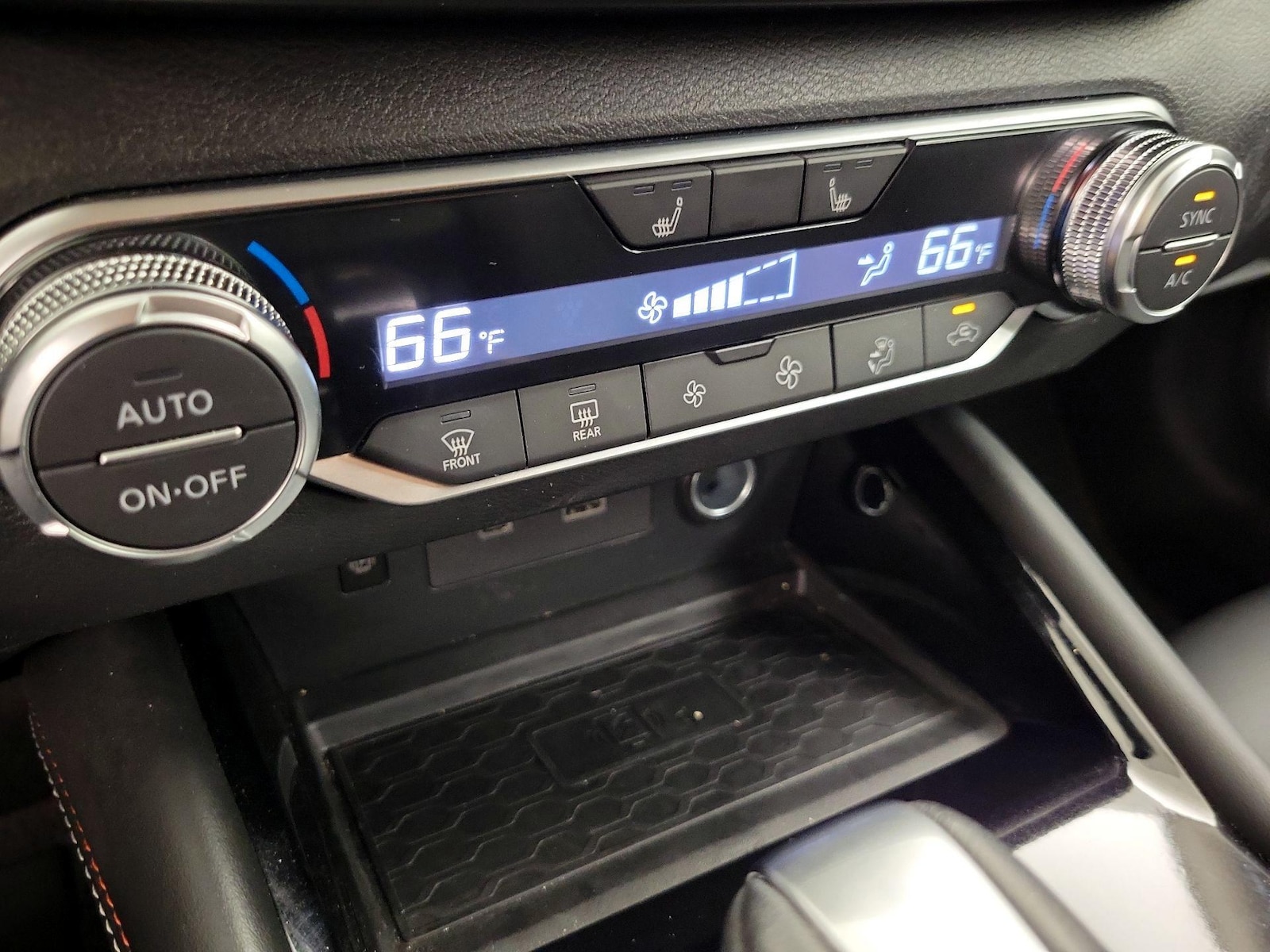 2025 Nissan Altima SR - Photo 17