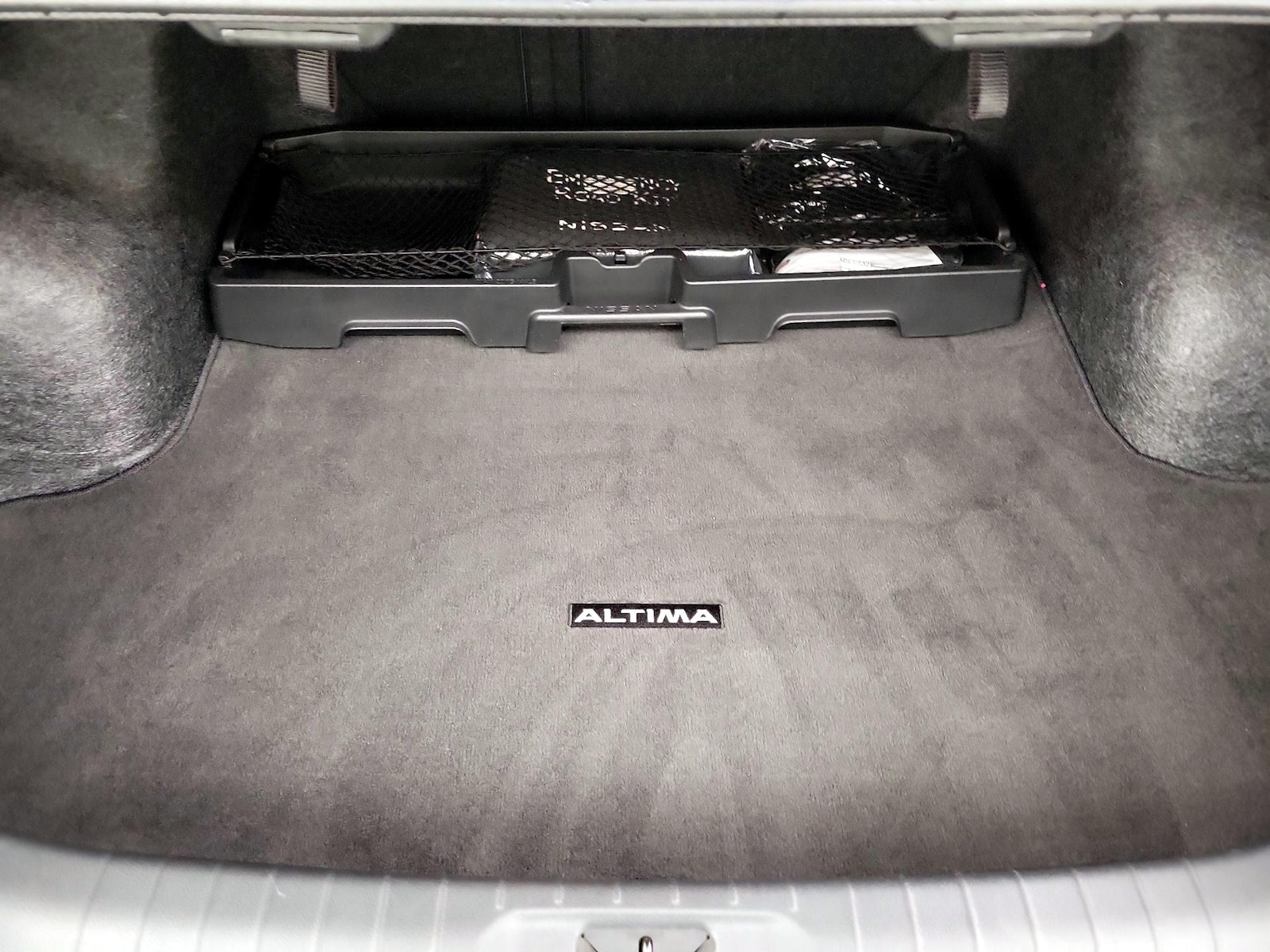2025 Nissan Altima SR - Photo 22