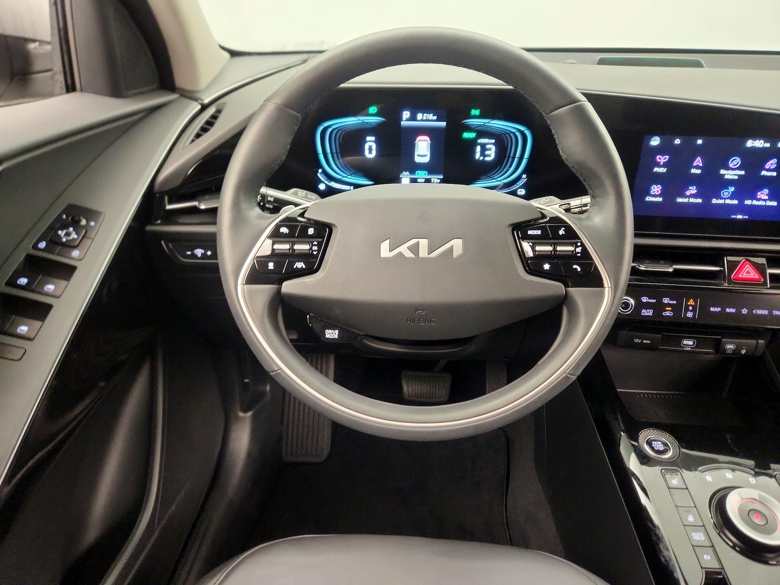 2023 Kia Niro EX - Photo 11